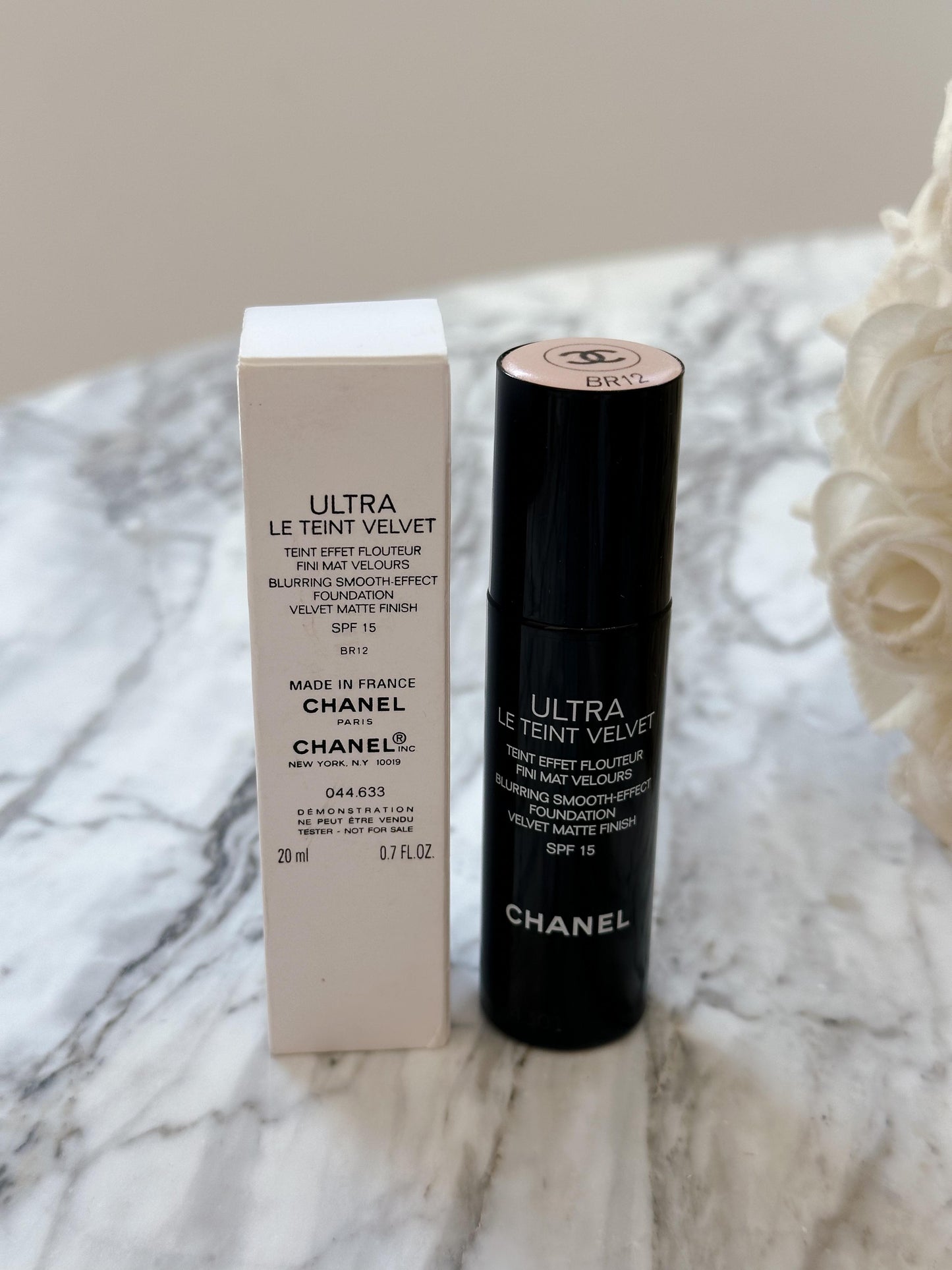 CHANEL Ultra Le Teint Velvet
Blurring Smooth-Effect Foundation Velvet Matte Finish SPF15