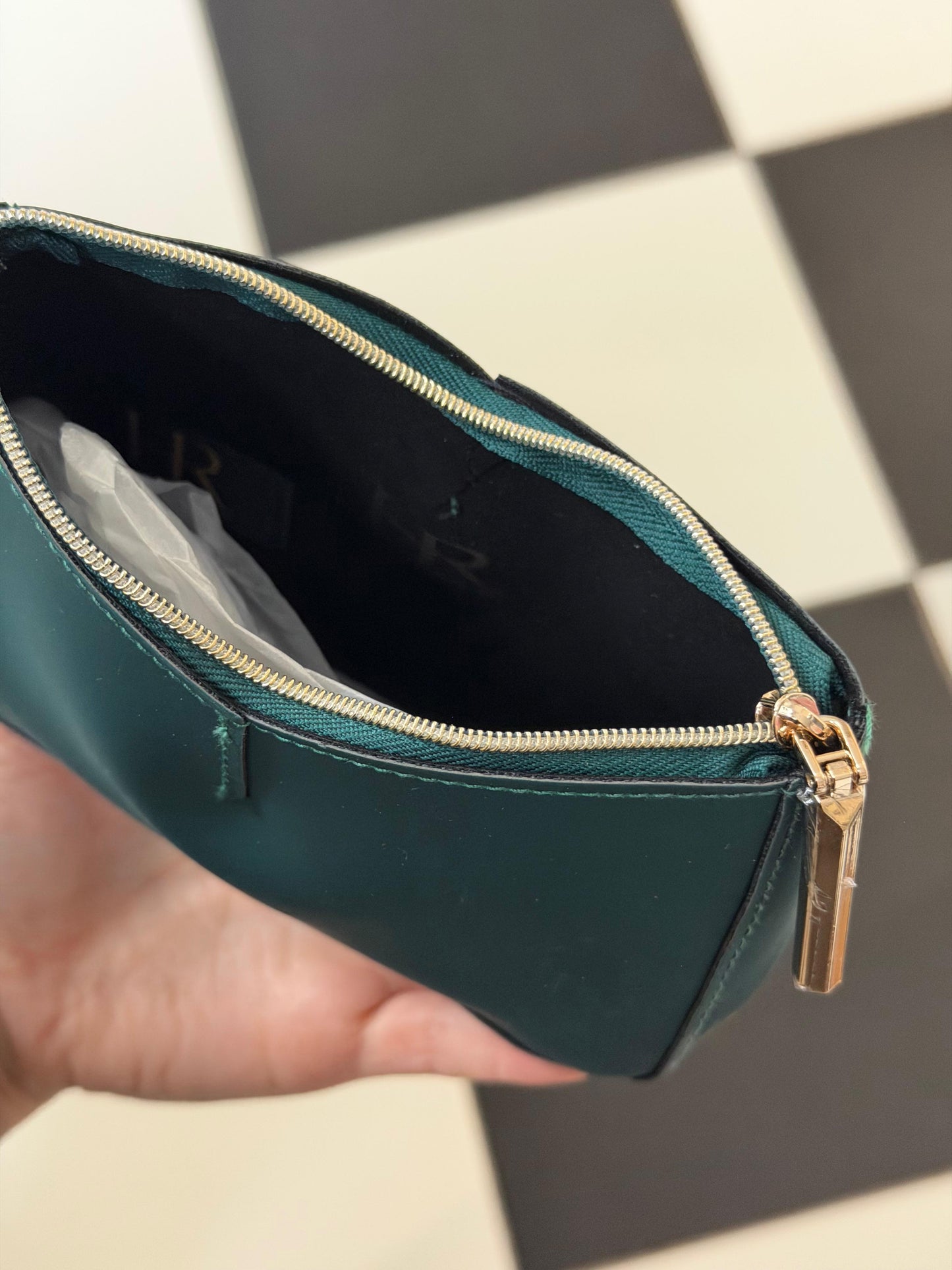 HELENA RUBINSTEIN
Beauty Pouch Gift