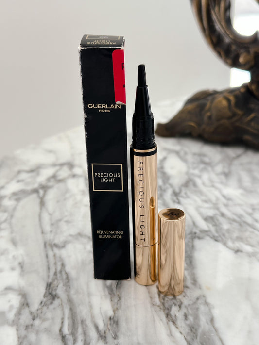 GUERLAIN Precious Light - Rejuvaneting Illuminator