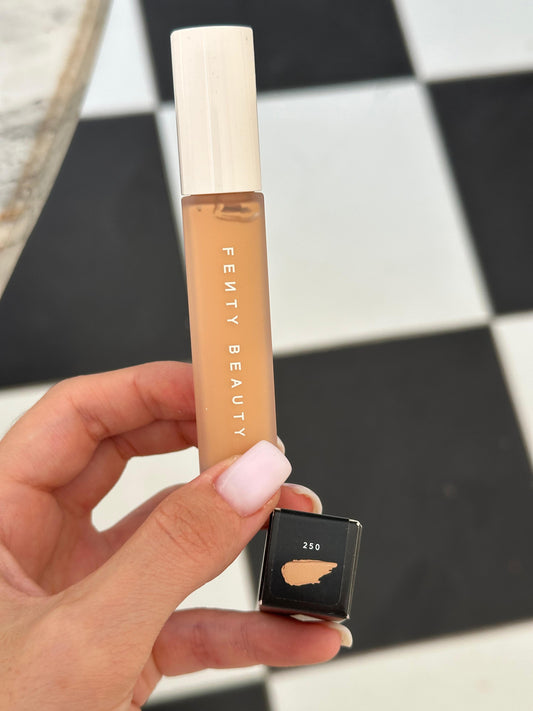 FENTY BEAUTY Pro Filt'r Instant Retouch Concealer (250)
