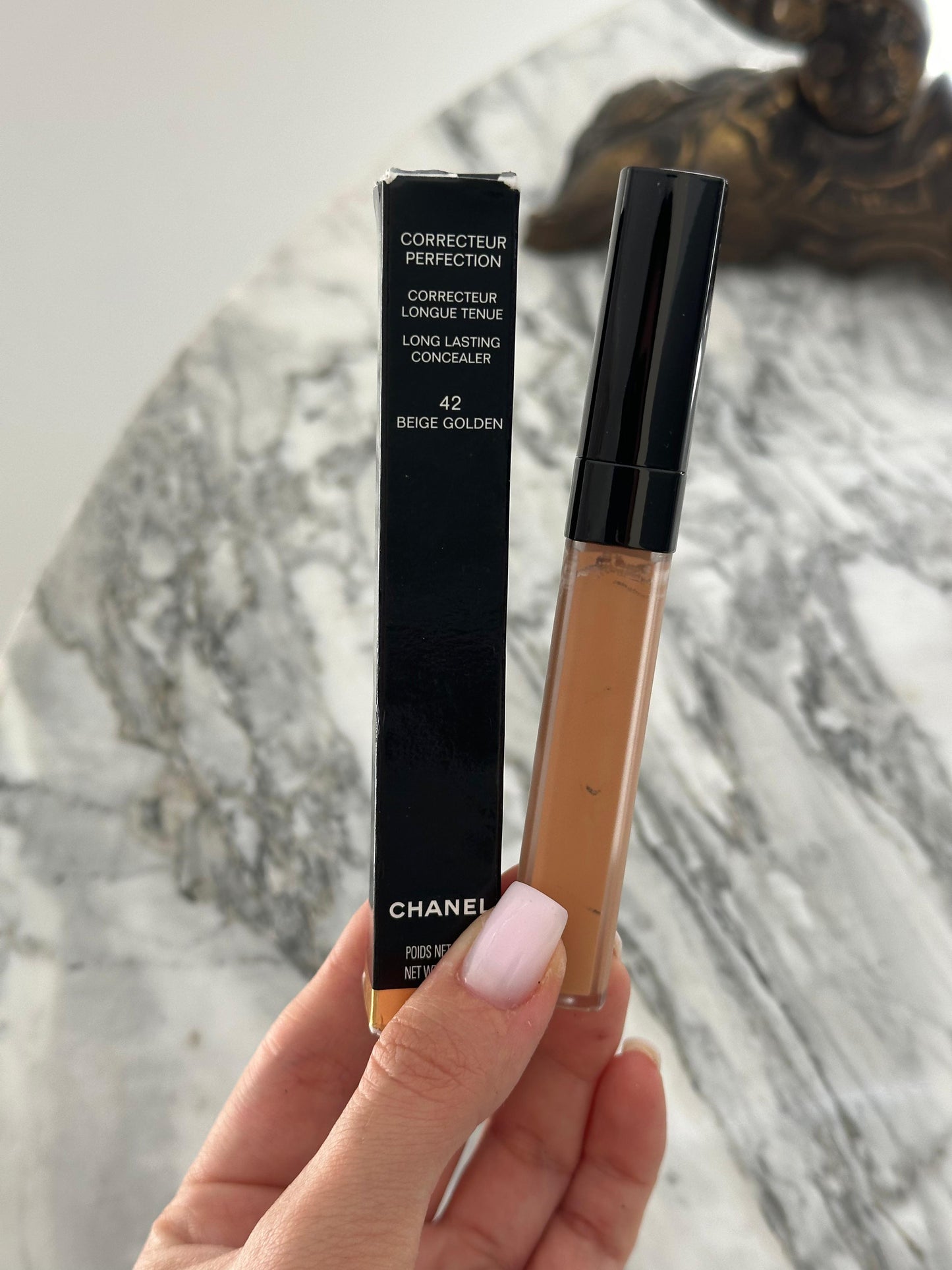 CHANEL Correcteur Perfection - 
Longwear Concealer