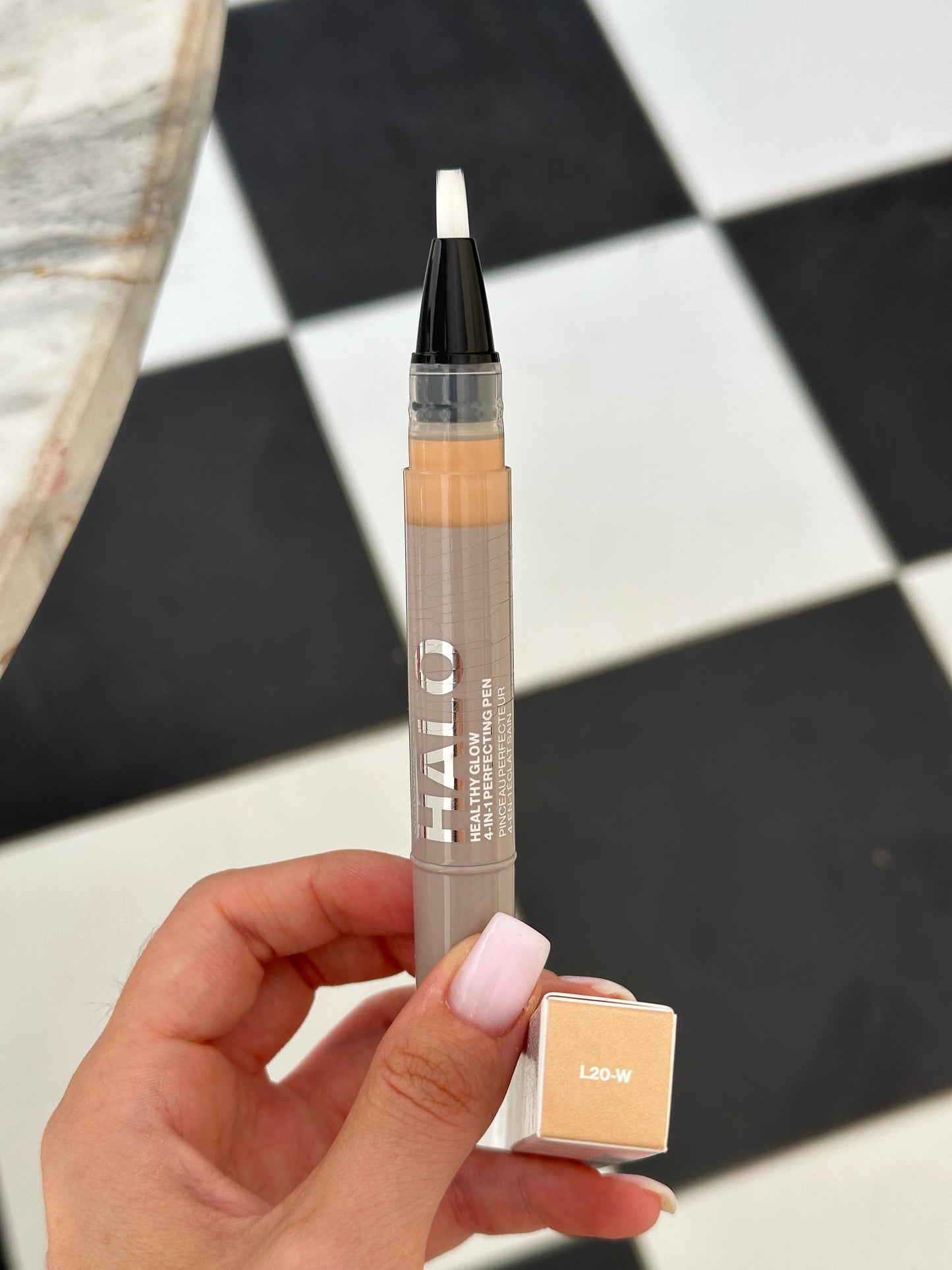 SMASHBOX Halo Healthy Glow 4-In-1 Perfecting Pen Concealer With Hyaluronic Acid