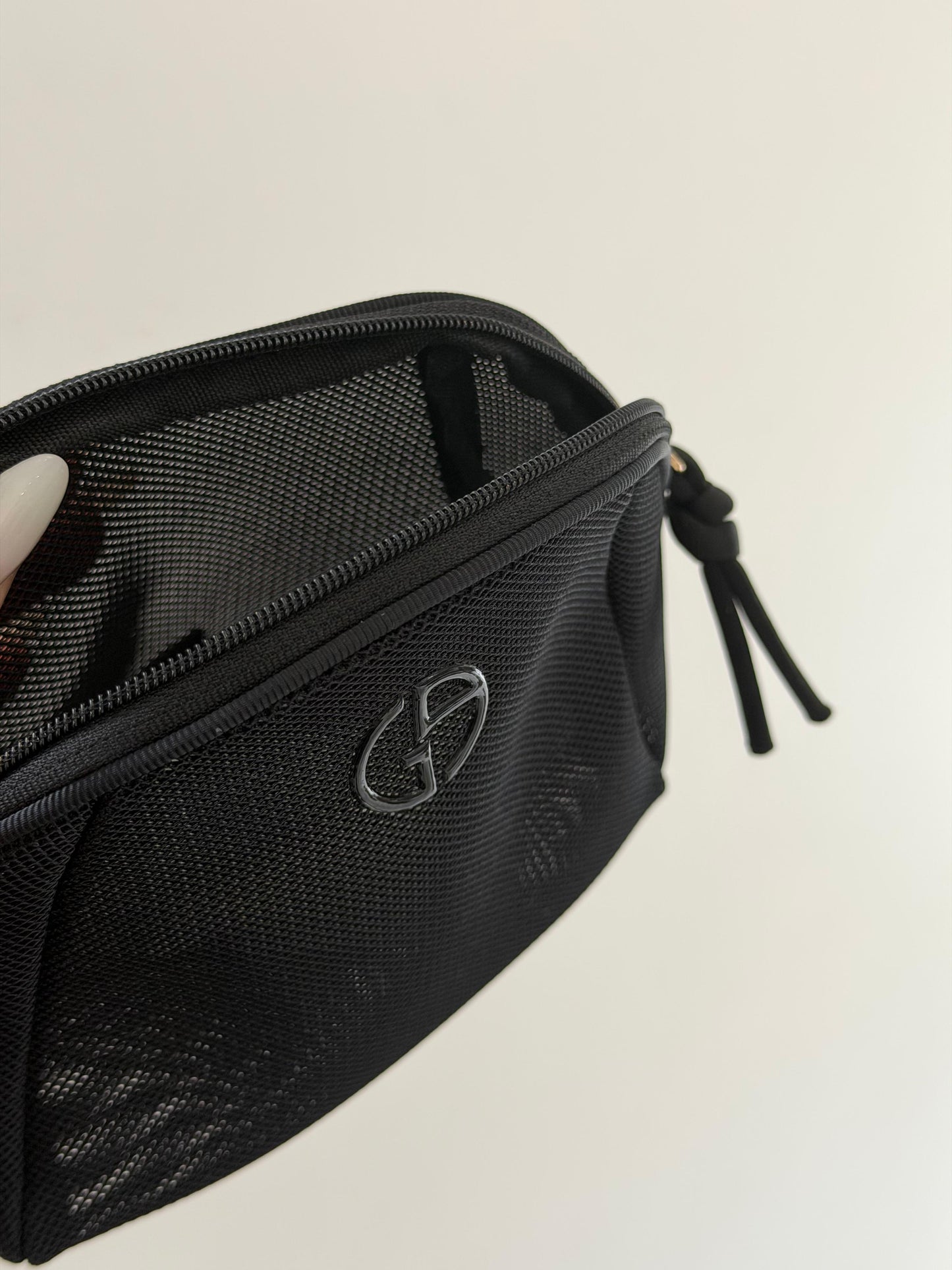 ARMANI
Beauty Transparent Black Pouch Gift