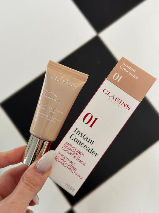 CLARINS Instant Concealer (01) Smoothing, Long-Lasting Revives Tired Eyes