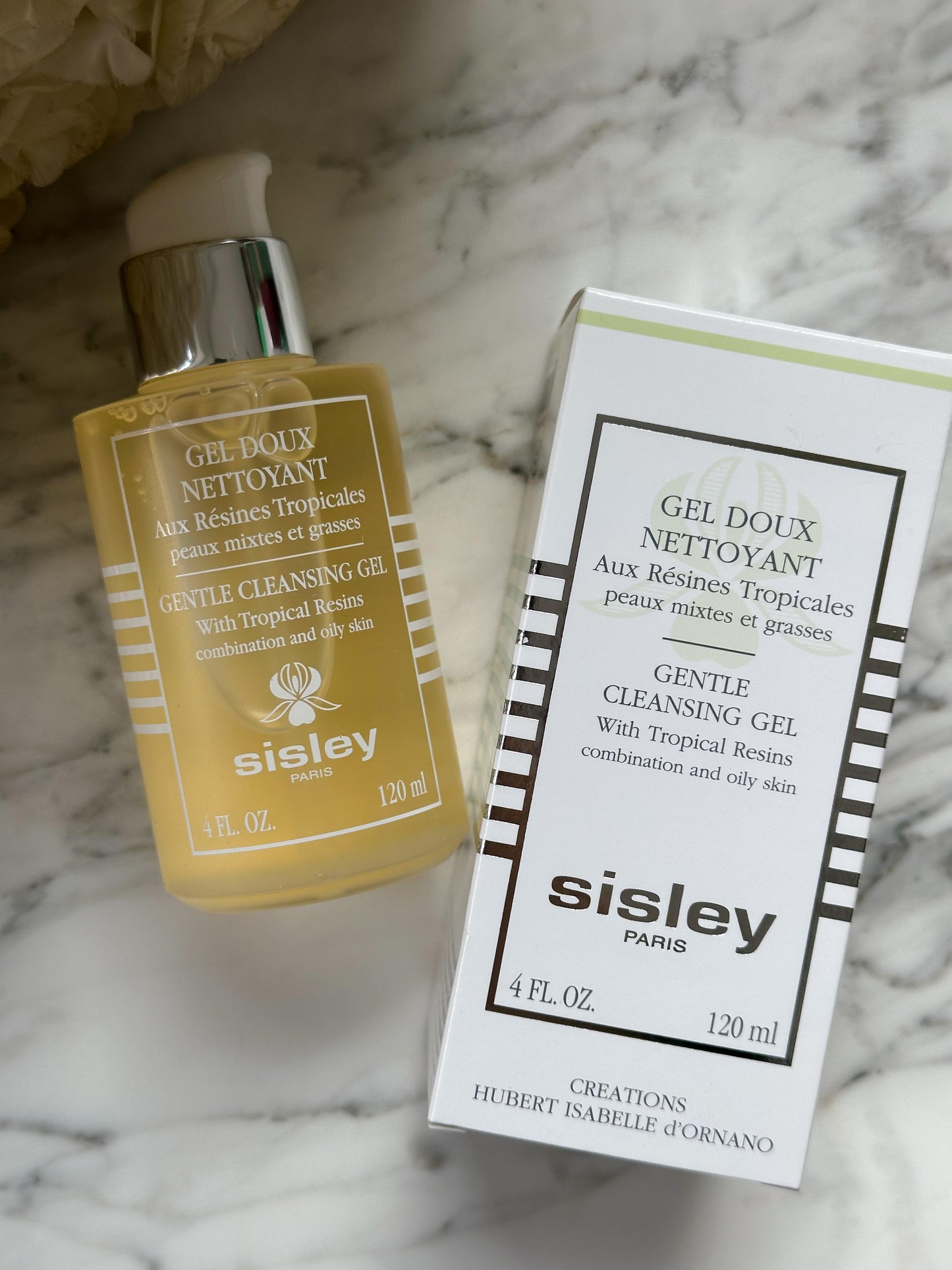 SISLEY Gentle Cleansing Gel
With Tropical Resins
Combination And Oily Skin