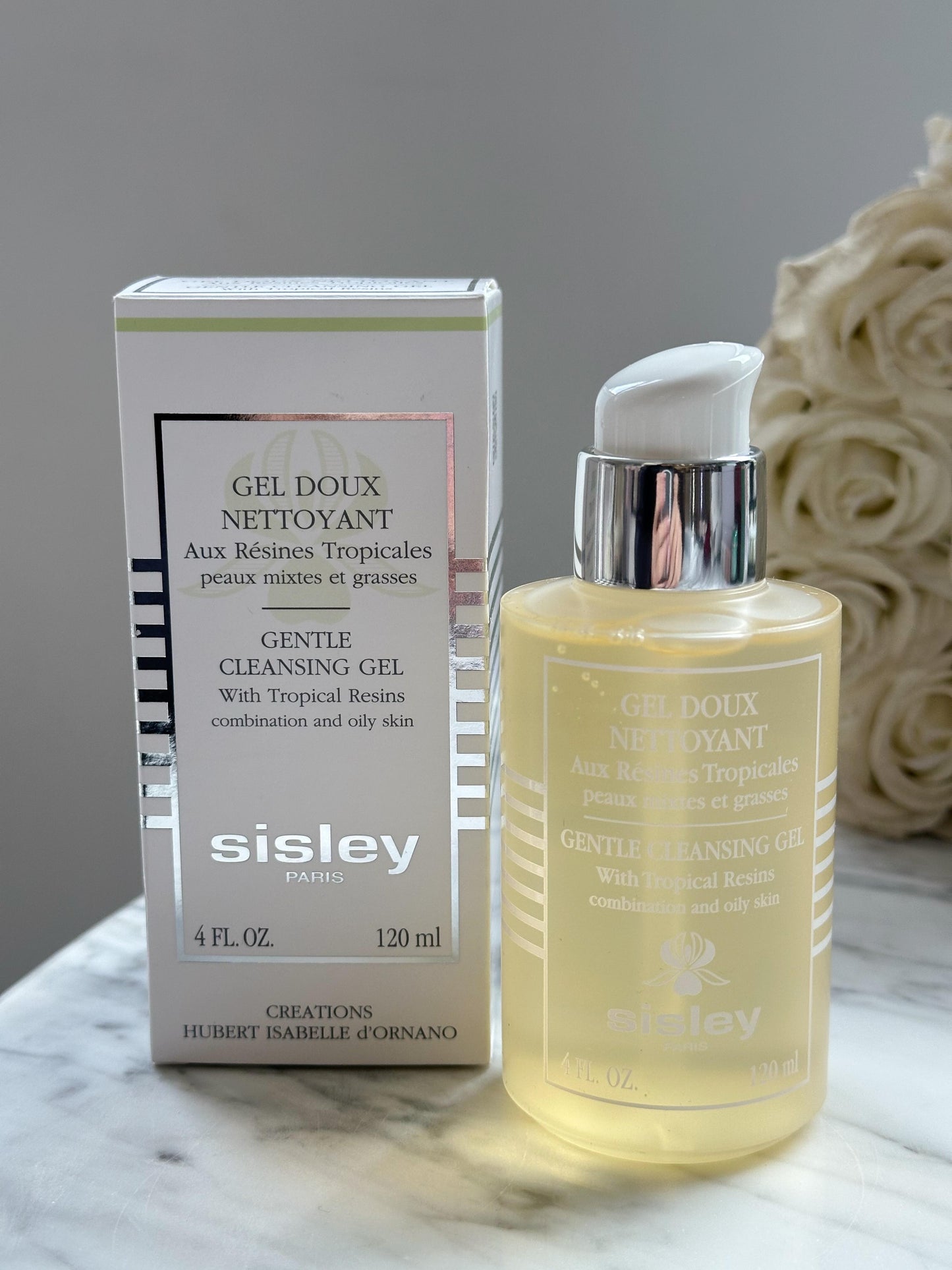 SISLEY Gentle Cleansing Gel
With Tropical Resins
Combination And Oily Skin