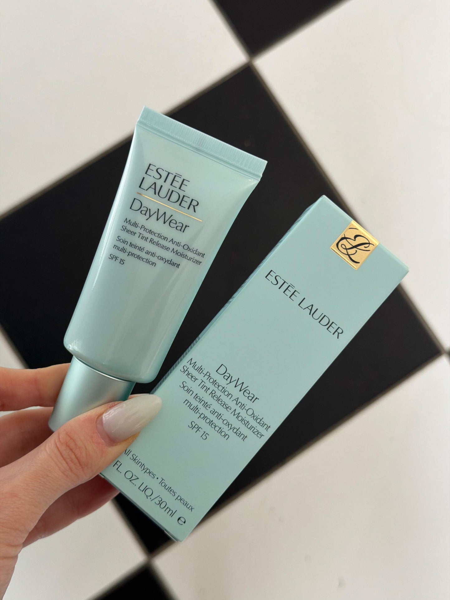 ESTÉE LAUDER DayWear
Multi-Protection Anti-Oxidant Sheer Tint Release Moisturiser SPF15