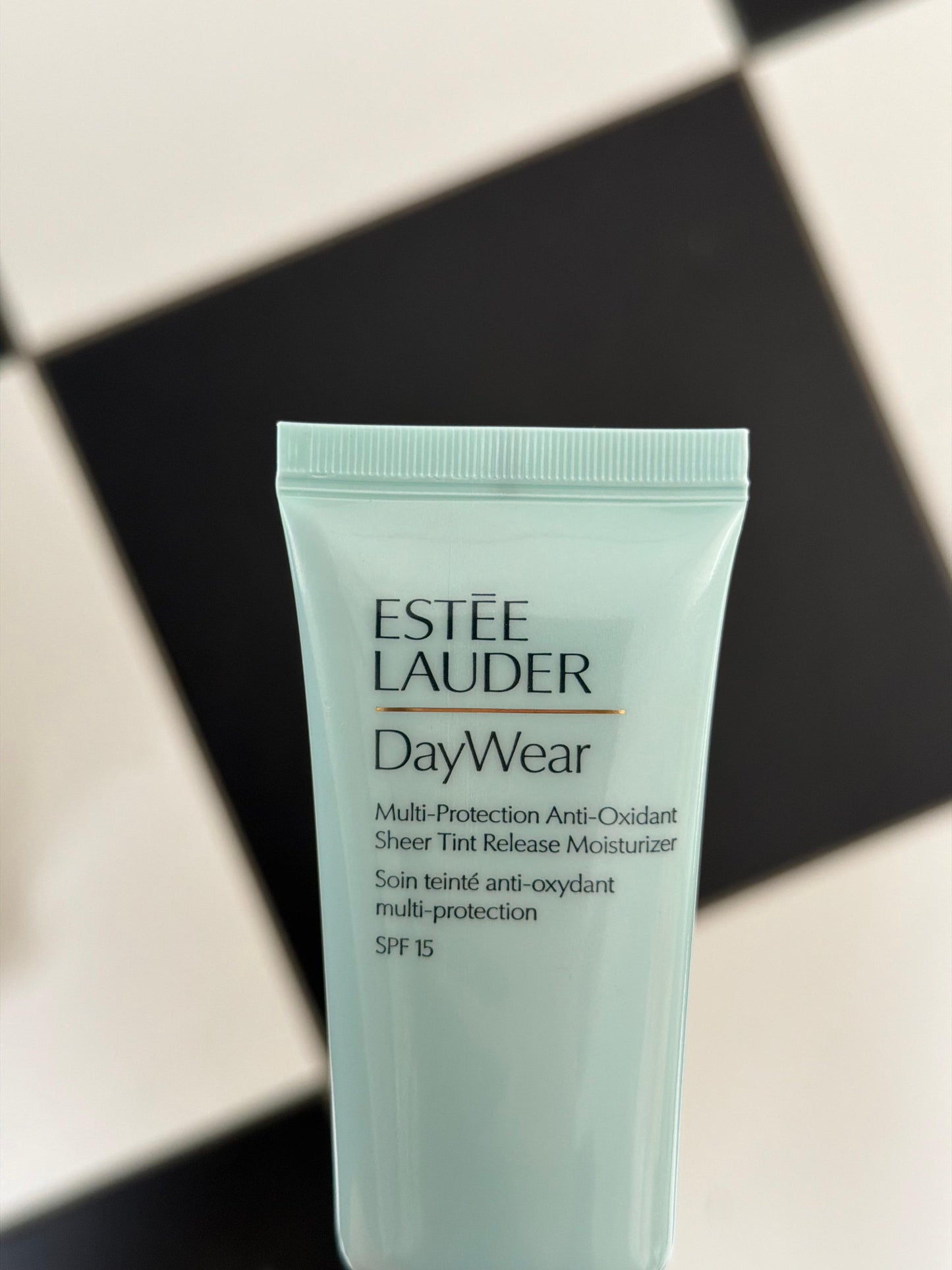 ESTÉE LAUDER DayWear
Multi-Protection Anti-Oxidant Sheer Tint Release Moisturiser SPF15