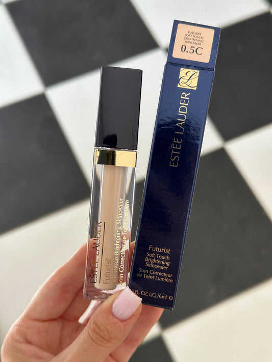 ESTÉE LAUDER Futurist
Soft Touch Brightening Skincealer Concealer (0.5C)