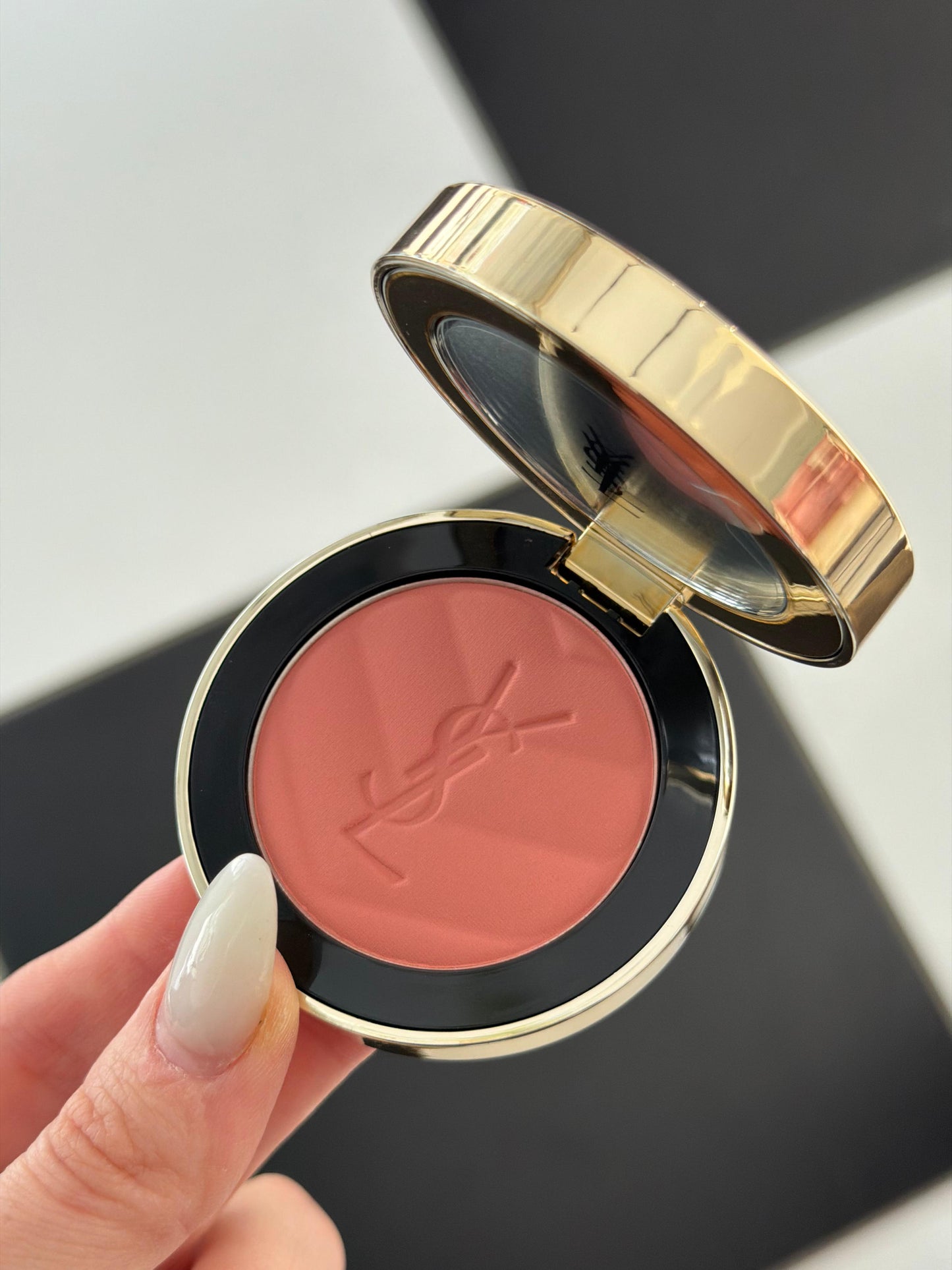 YSL Make Me Blush - Bold Blurring Blush (06)