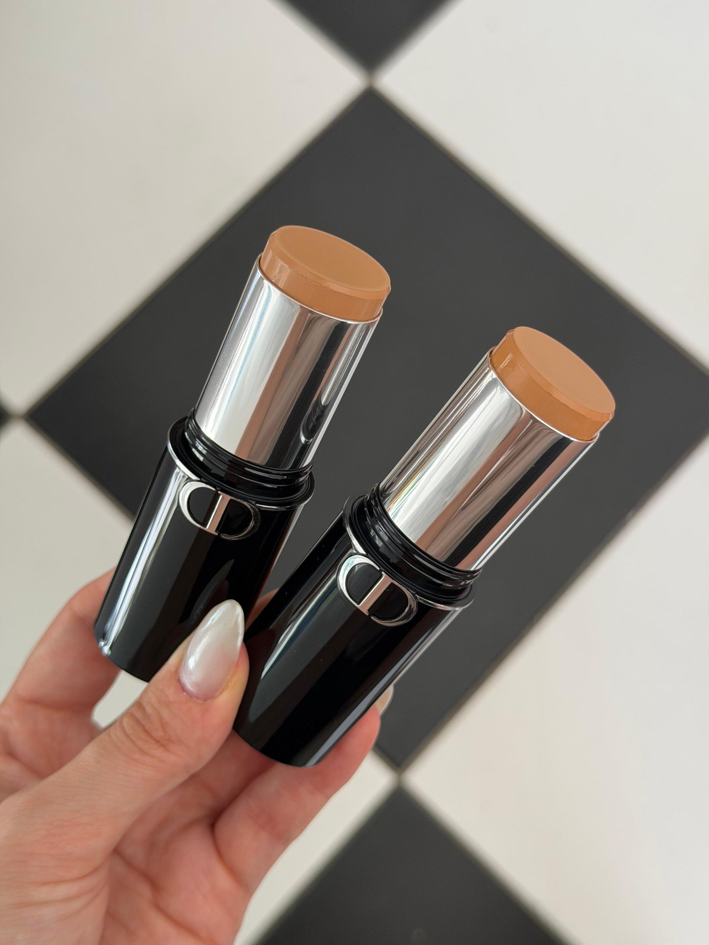 DIOR Forever Skin Perfect (4N)
Multi-Use Foundation Stick - Blur Perfection - 24H Wear and Hydration