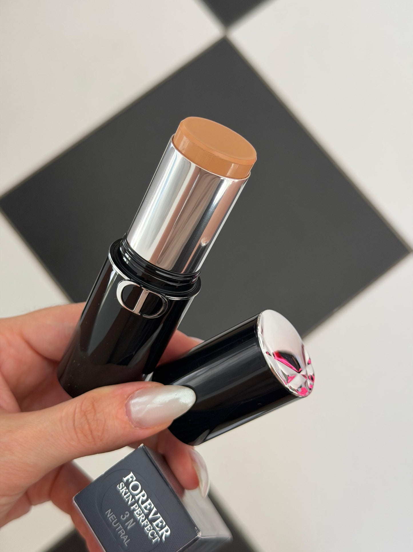 DIOR Forever Skin Perfect (3N)
Multi-Use Foundation Stick - Blur Perfection - 24H Wear and Hydration