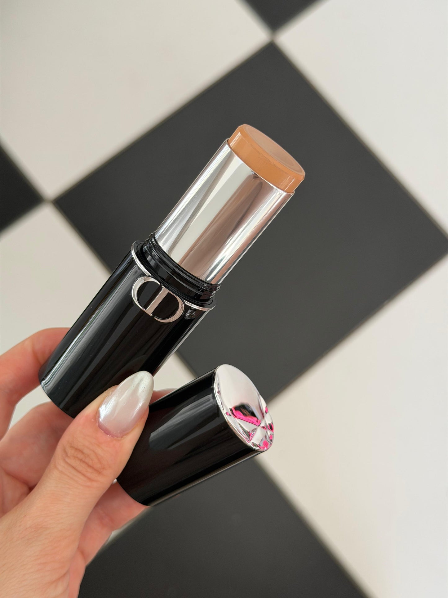 DIOR Forever Skin Perfect (3N)
Multi-Use Foundation Stick - Blur Perfection - 24H Wear and Hydration