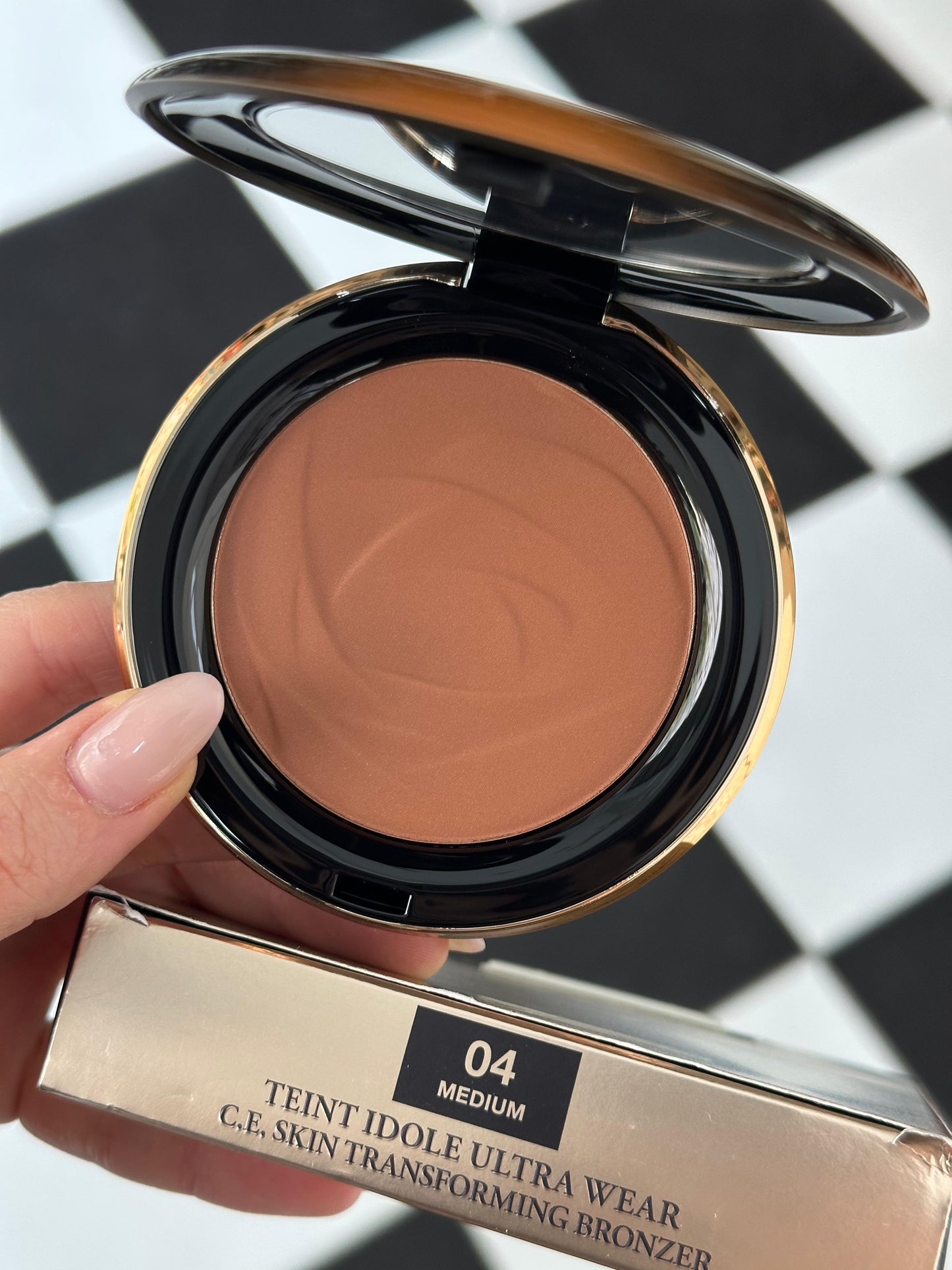 LANCOME Teint Idole Ultra Wear C.E Skin Transforming Bronzer (04)