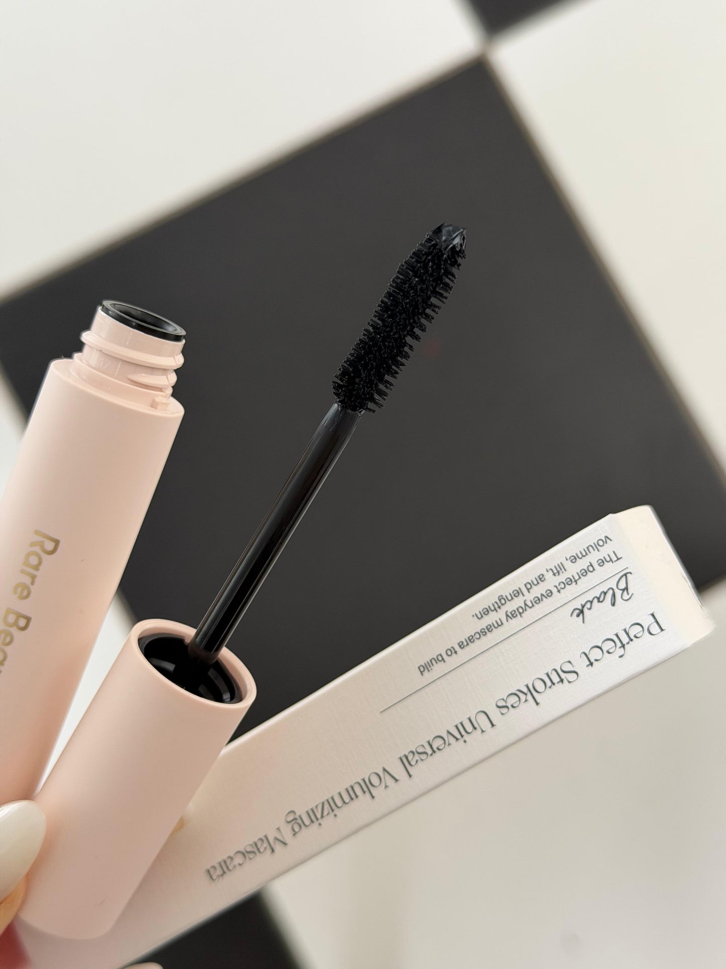 RARE BEAUTY Perfect Strokes Universal Volumizing Mascara