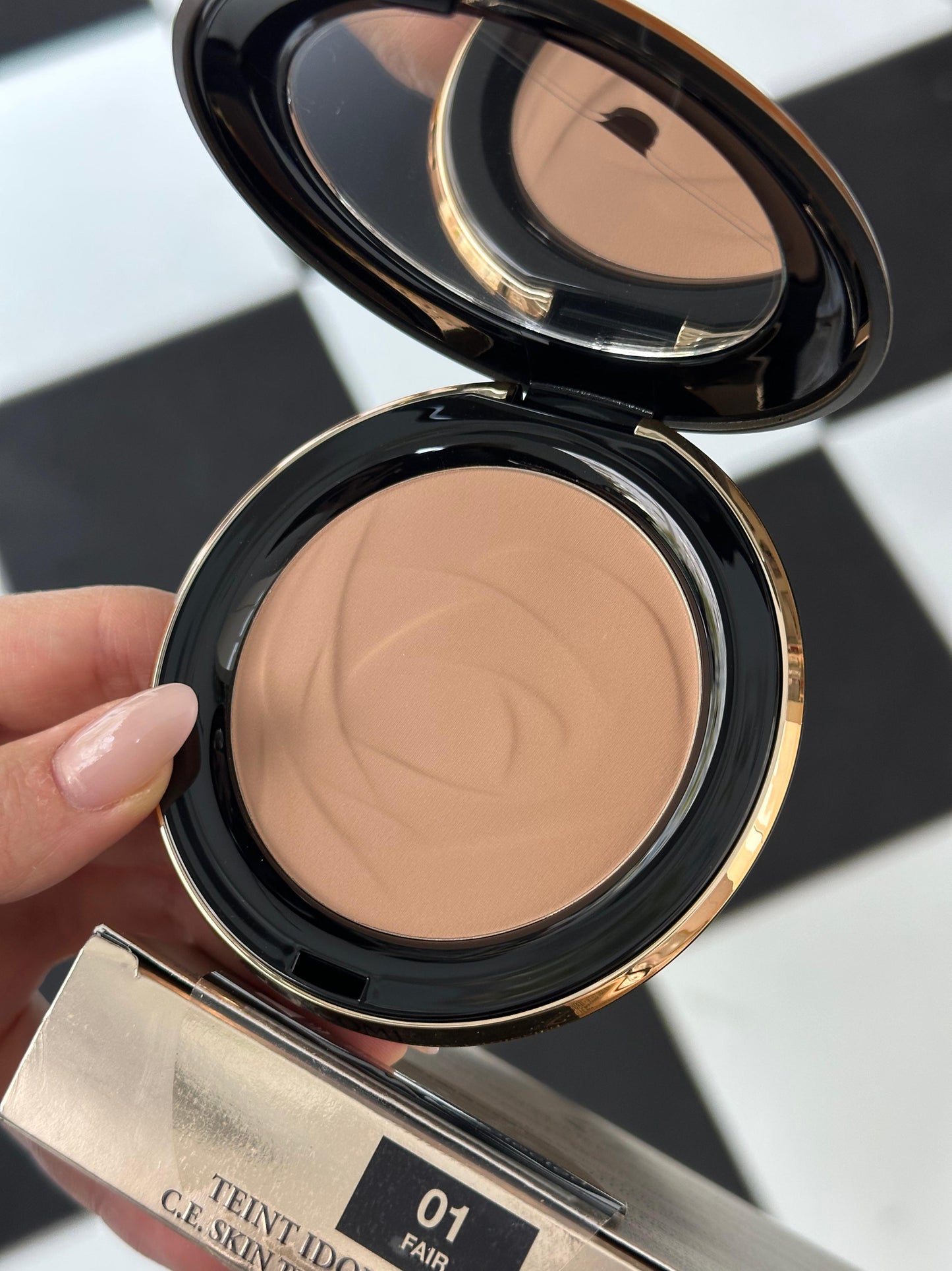 LANCOME Teint Idole Ultra Wear C.E Skin Transforming Bronzer (01)