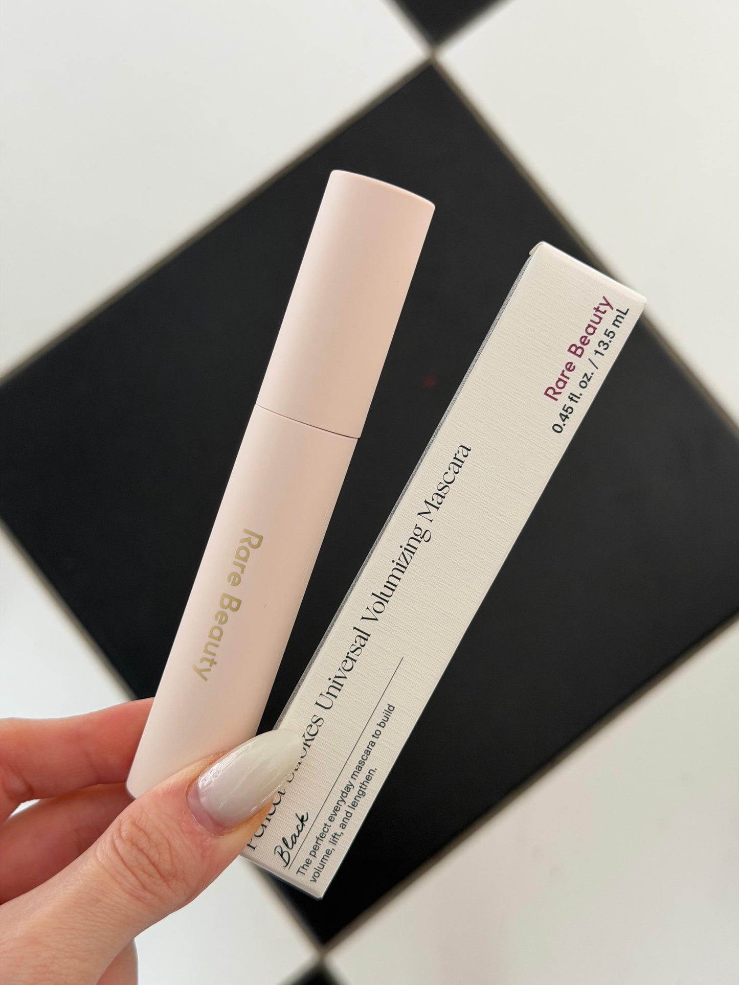 RARE BEAUTY Perfect Strokes Universal Volumizing Mascara