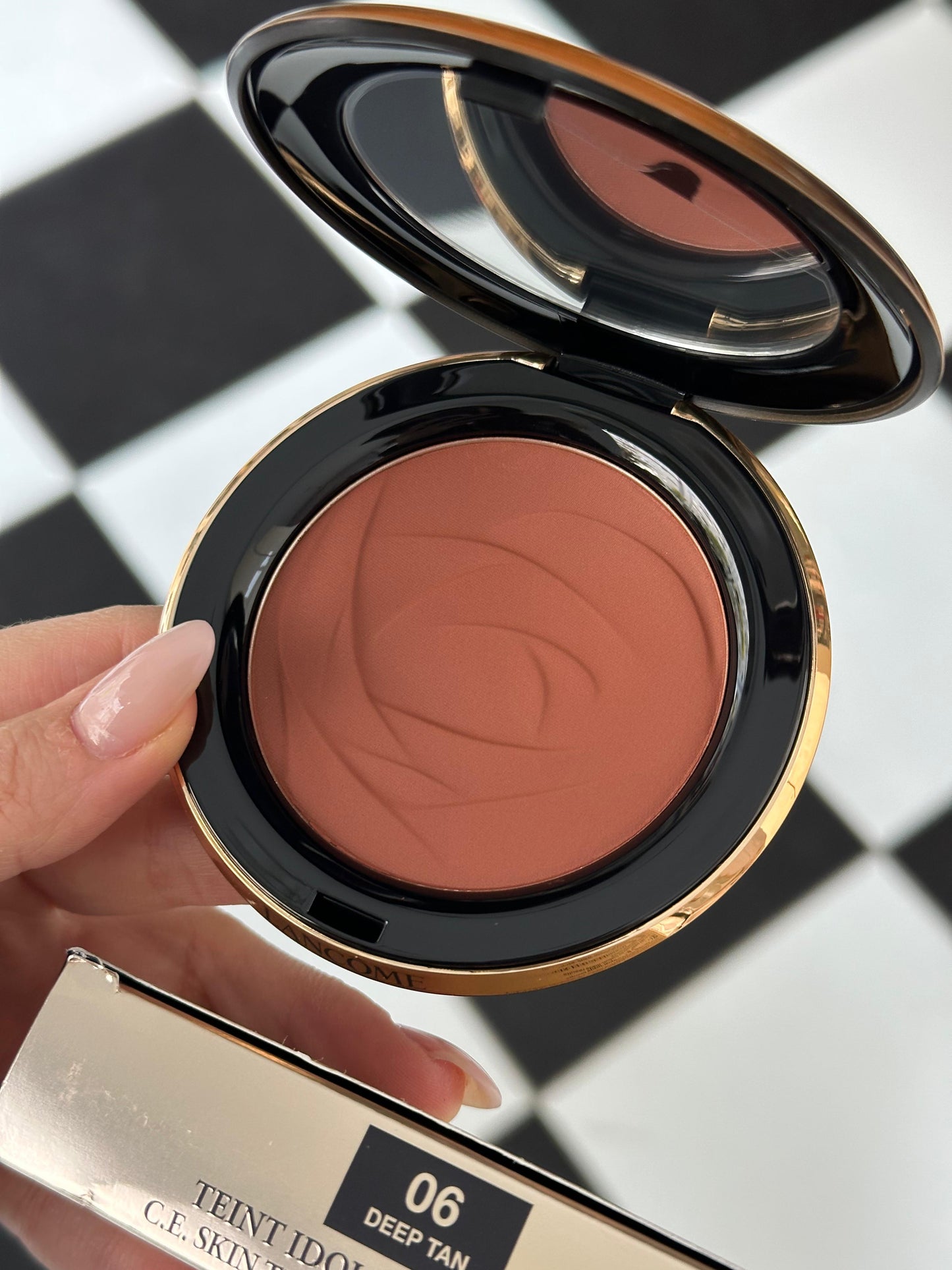 LANCOME Teint Idole Ultra Wear C.E Skin Transforming Bronzer (06)