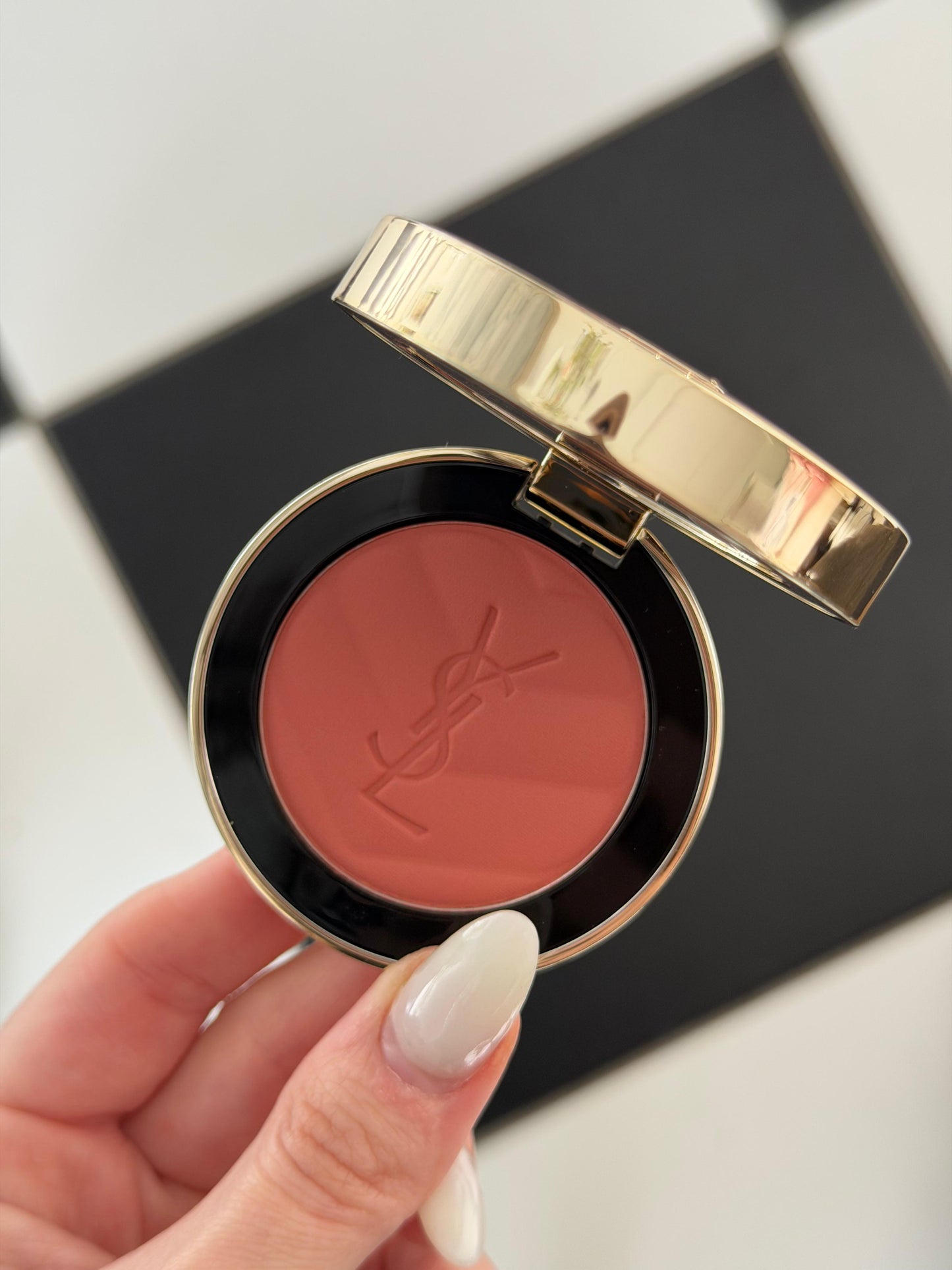 YSL Make Me Blush - Bold Blurring Blush (37)