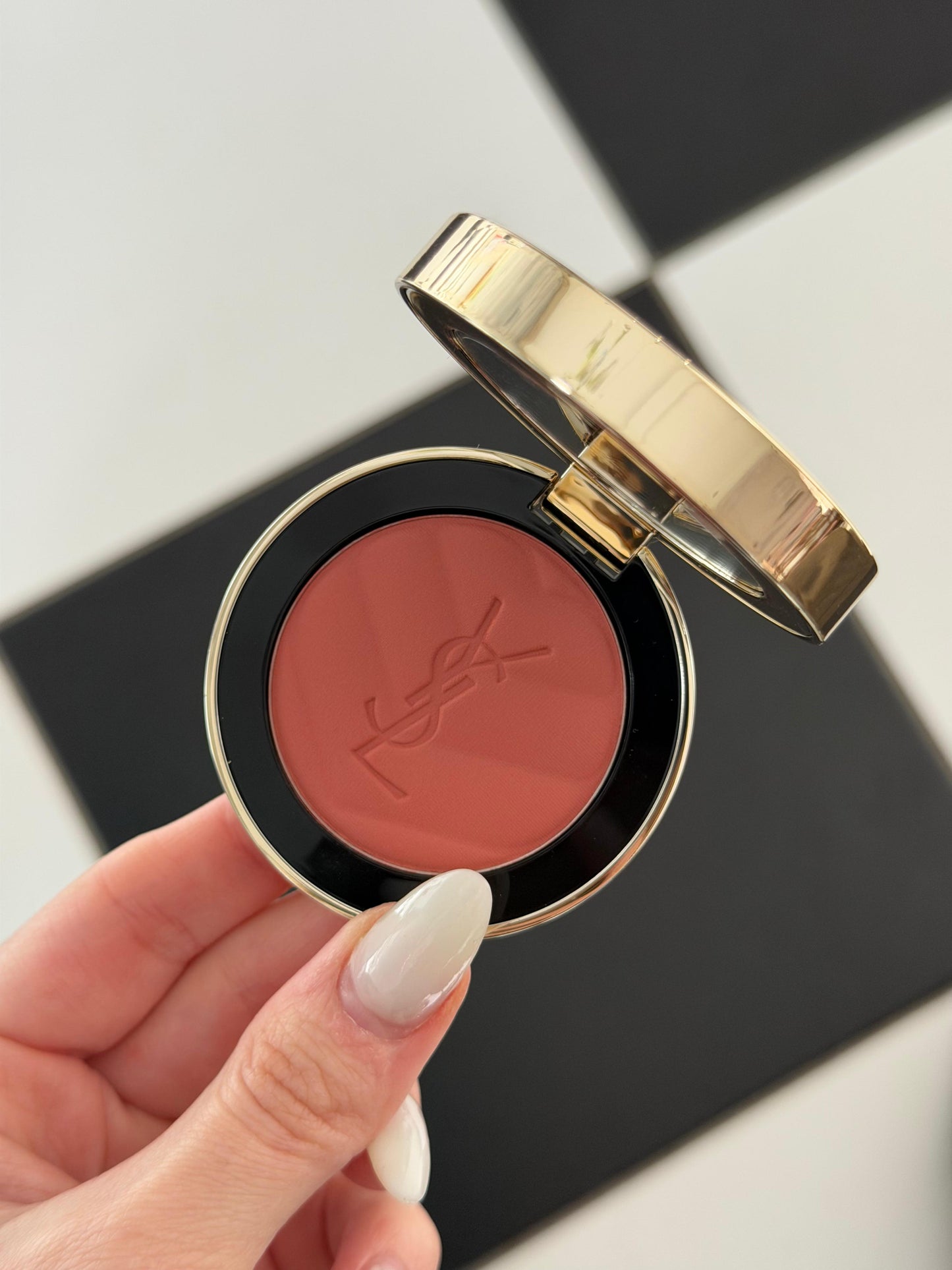 YSL Make Me Blush - Bold Blurring Blush (37)