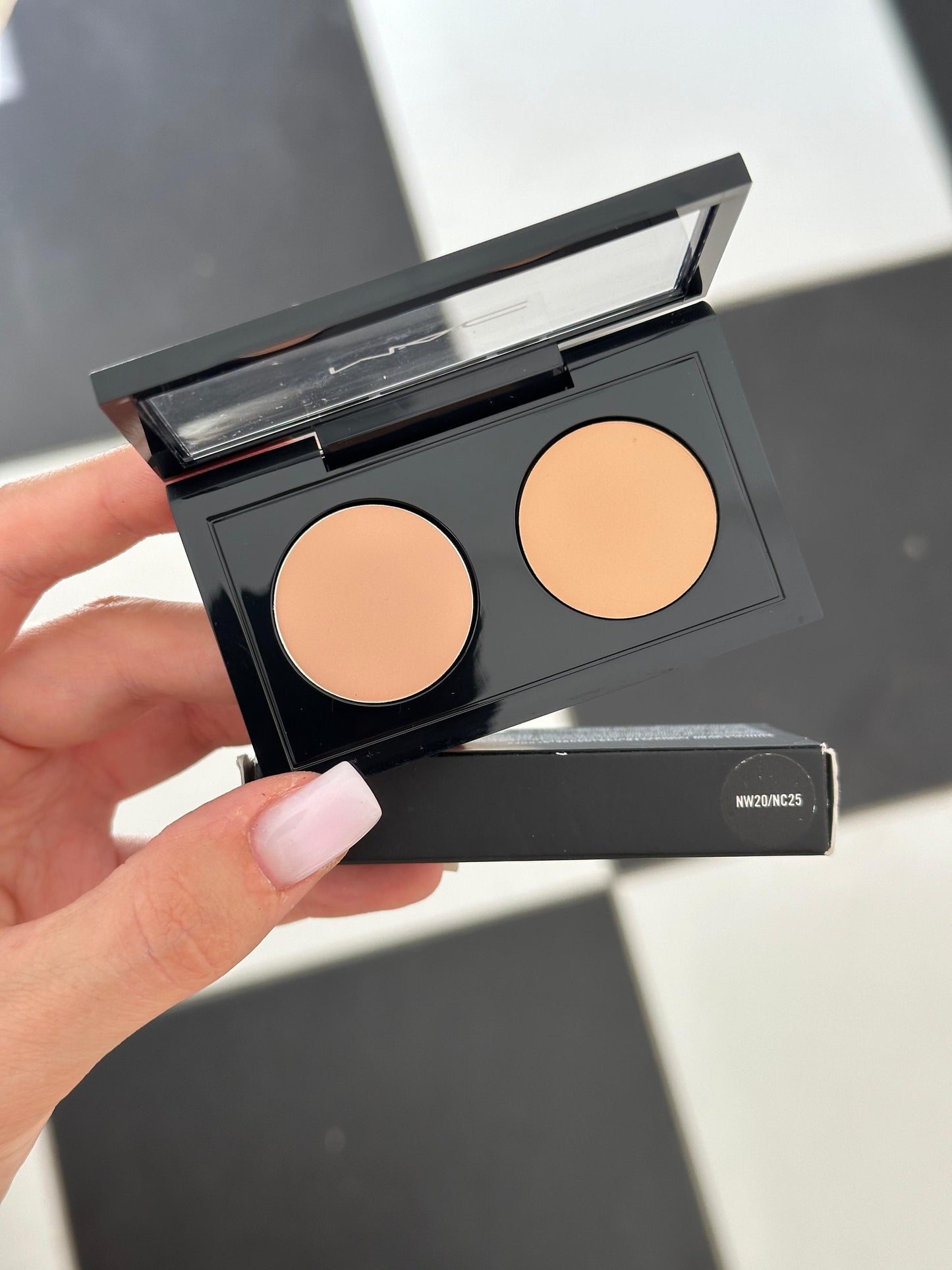 MAC Studio Finish Concealer Duo