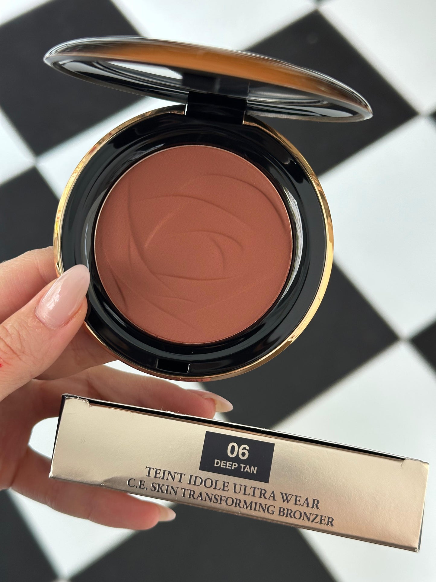 LANCOME Teint Idole Ultra Wear C.E Skin Transforming Bronzer (06)