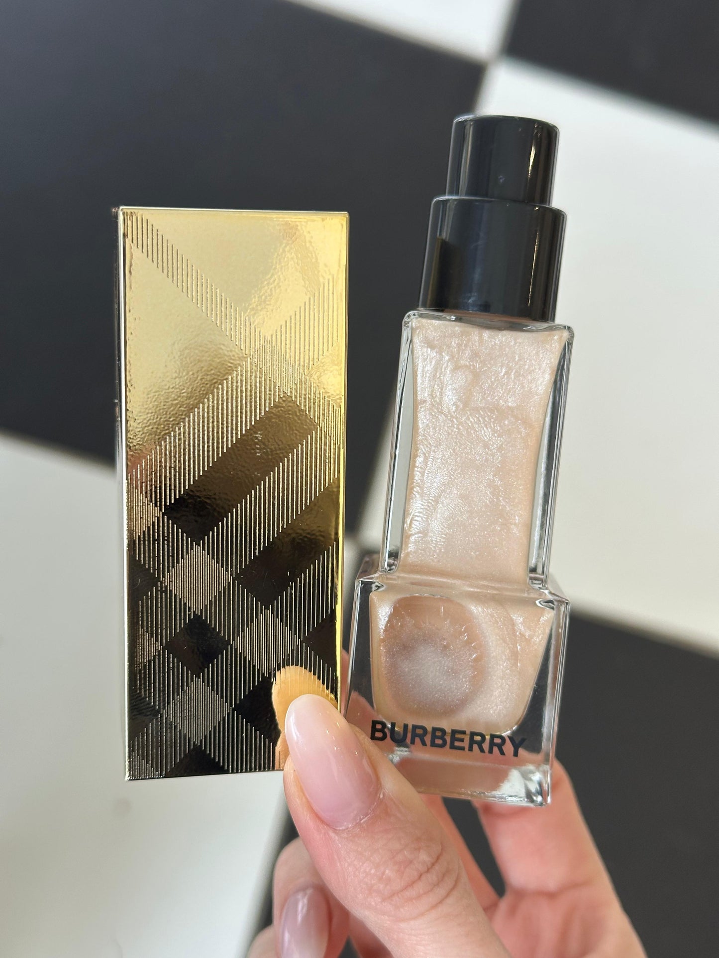 BURBERRY
Beyond Radiance Primer
Bare Glow