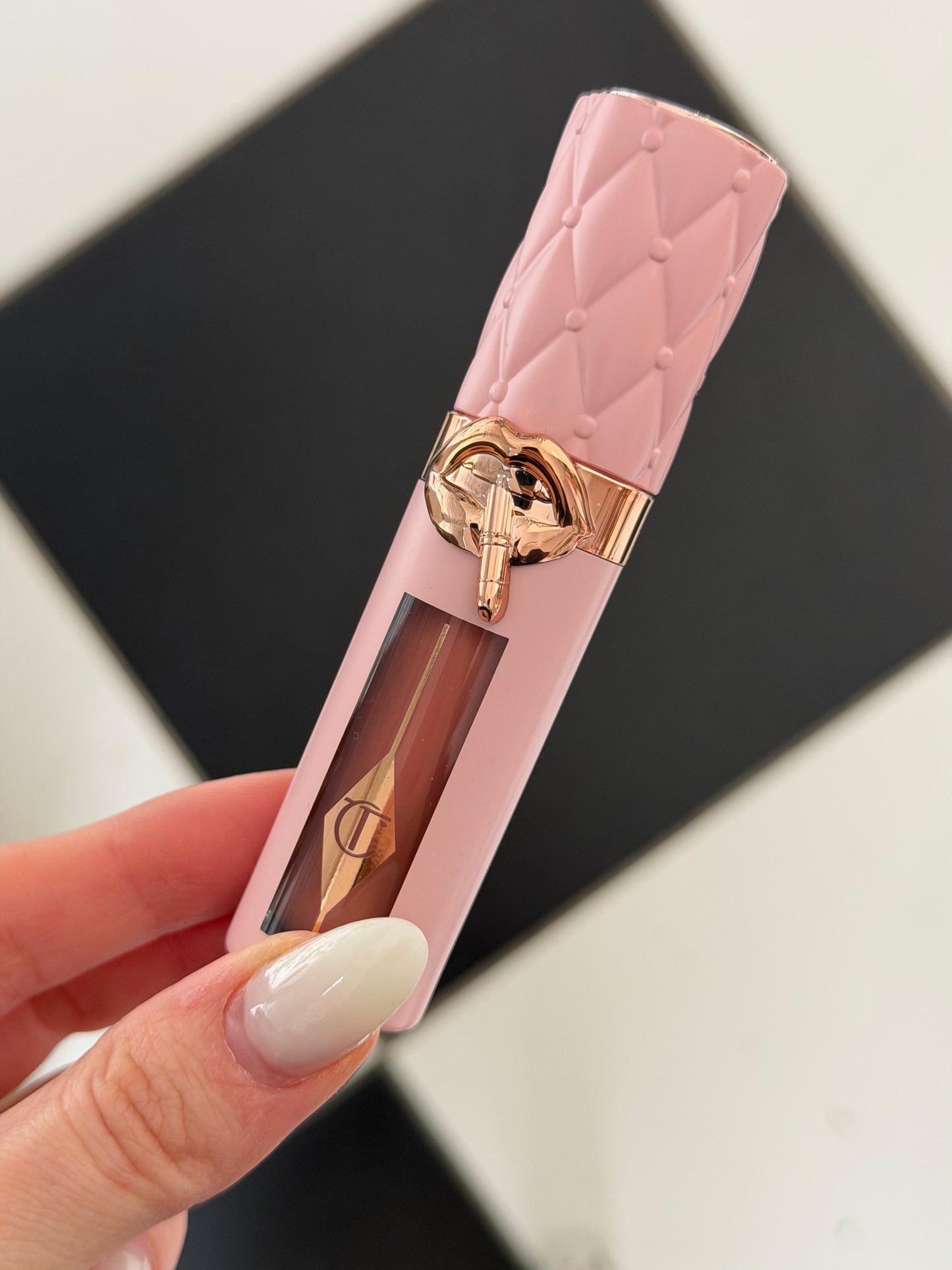 CHARLOTTE TILBURY
Pillow Talk Big Lip Plumpgasm - Fair-Medium