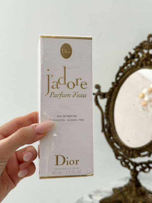 DIOR J’Adore Parfum D’Eau
Alcohol-Free Eau de Parfum - Floral Notes