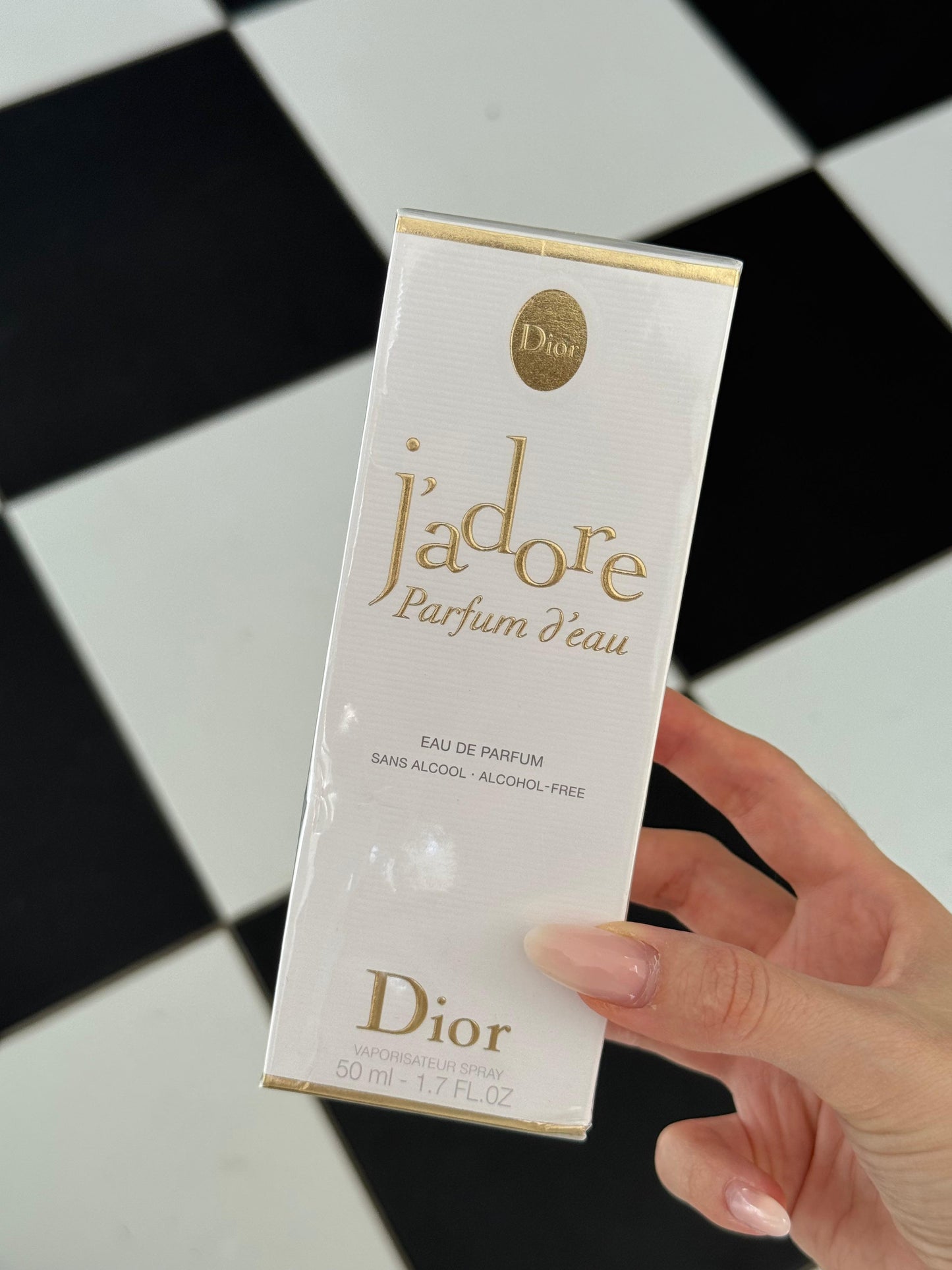 DIOR J’Adore Parfum D’Eau
Alcohol-Free Eau de Parfum - Floral Notes