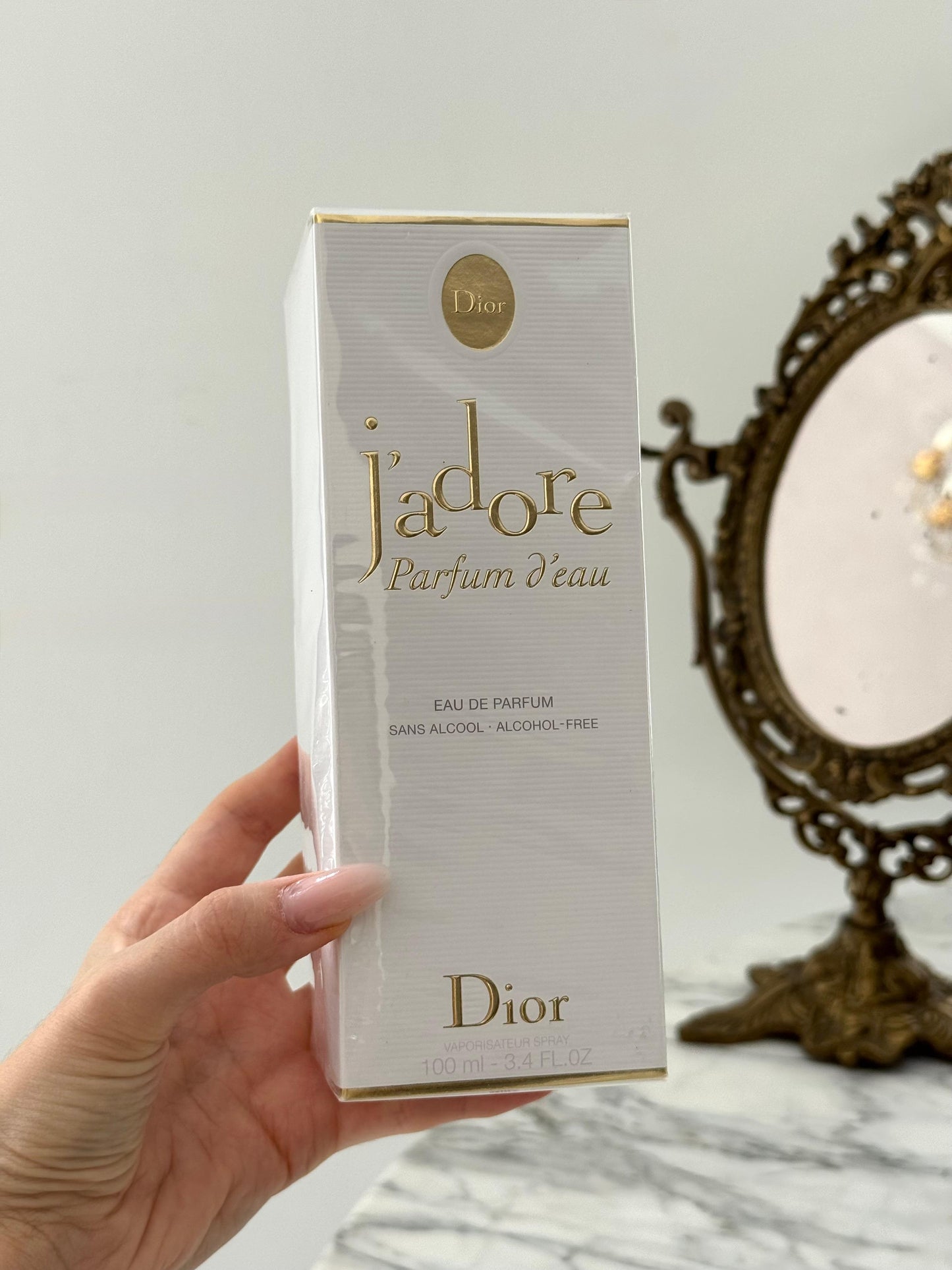 DIOR J’Adore Parfum D’Eau
Alcohol-Free Eau de Parfum - Floral Notes