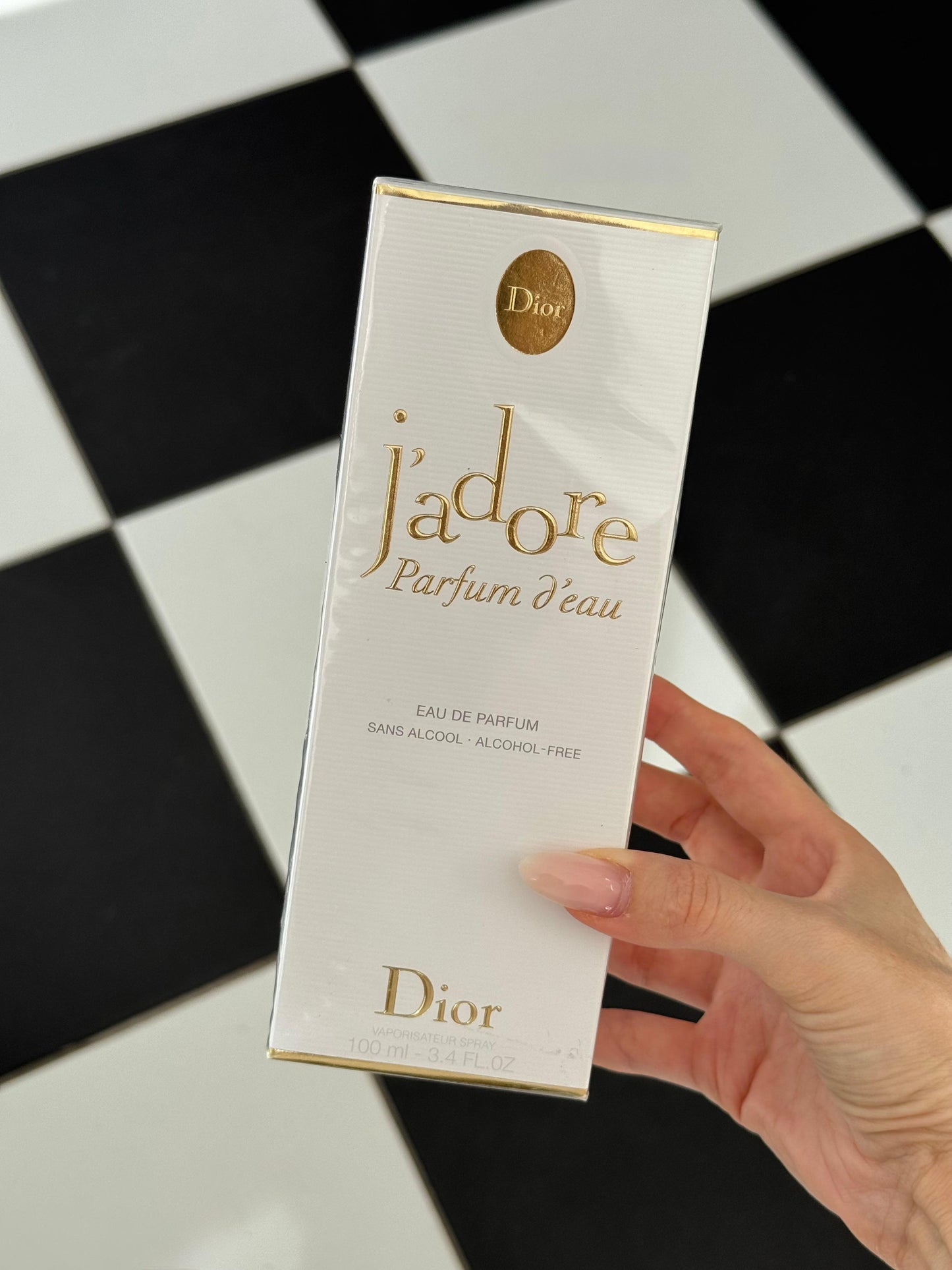 DIOR J’Adore Parfum D’Eau
Alcohol-Free Eau de Parfum - Floral Notes