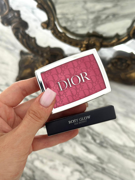 DIOR Rosy Glow 006 Berry
Color-Awakening Blush - Natural Healthy Glow Effect
