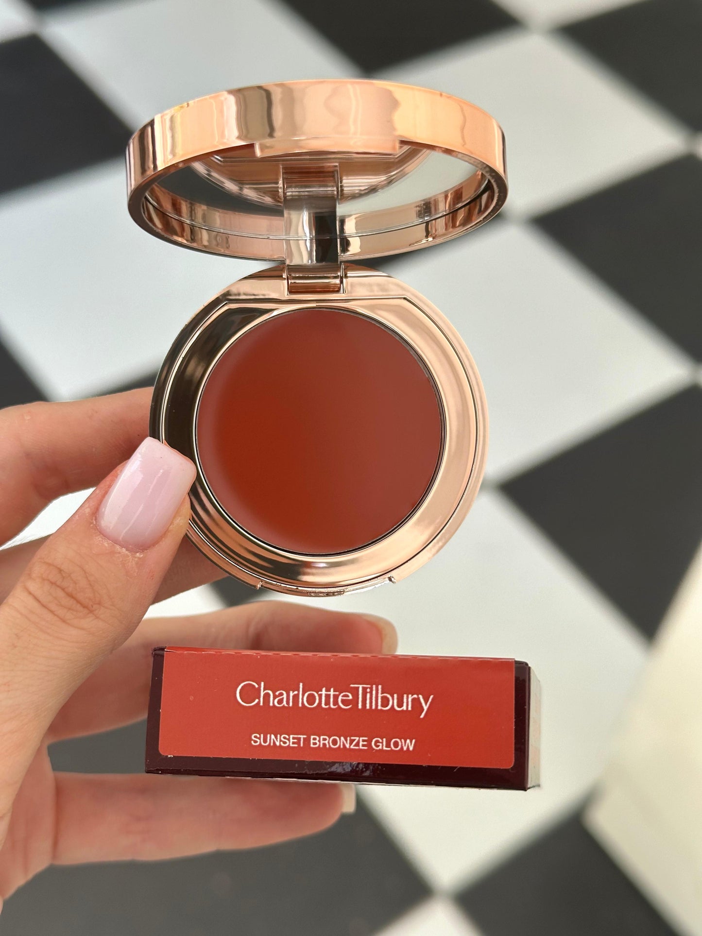 CHARLOTTE TILBURY
Beautiful Skin Island Lip and Cheek - Sunset Bronze Glow