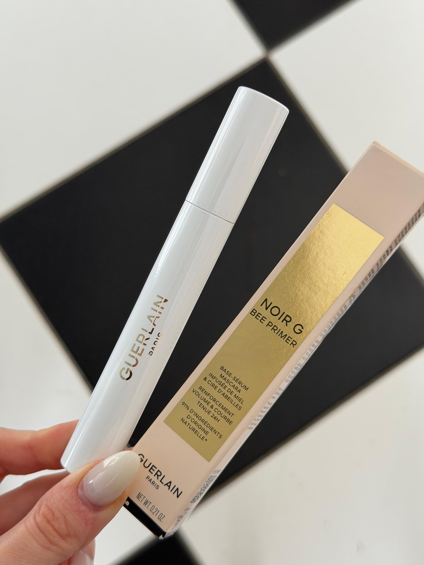 GUERLAIN Noir G Bee Primer
91% Natural-Origin Lash-Plumper Serum Infused With Honey