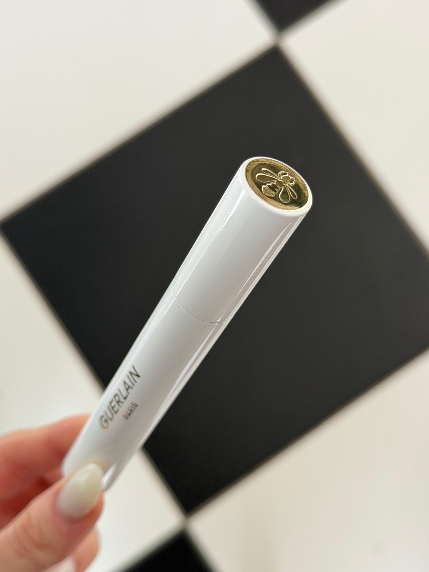 GUERLAIN Noir G Bee Primer
91% Natural-Origin Lash-Plumper Serum Infused With Honey