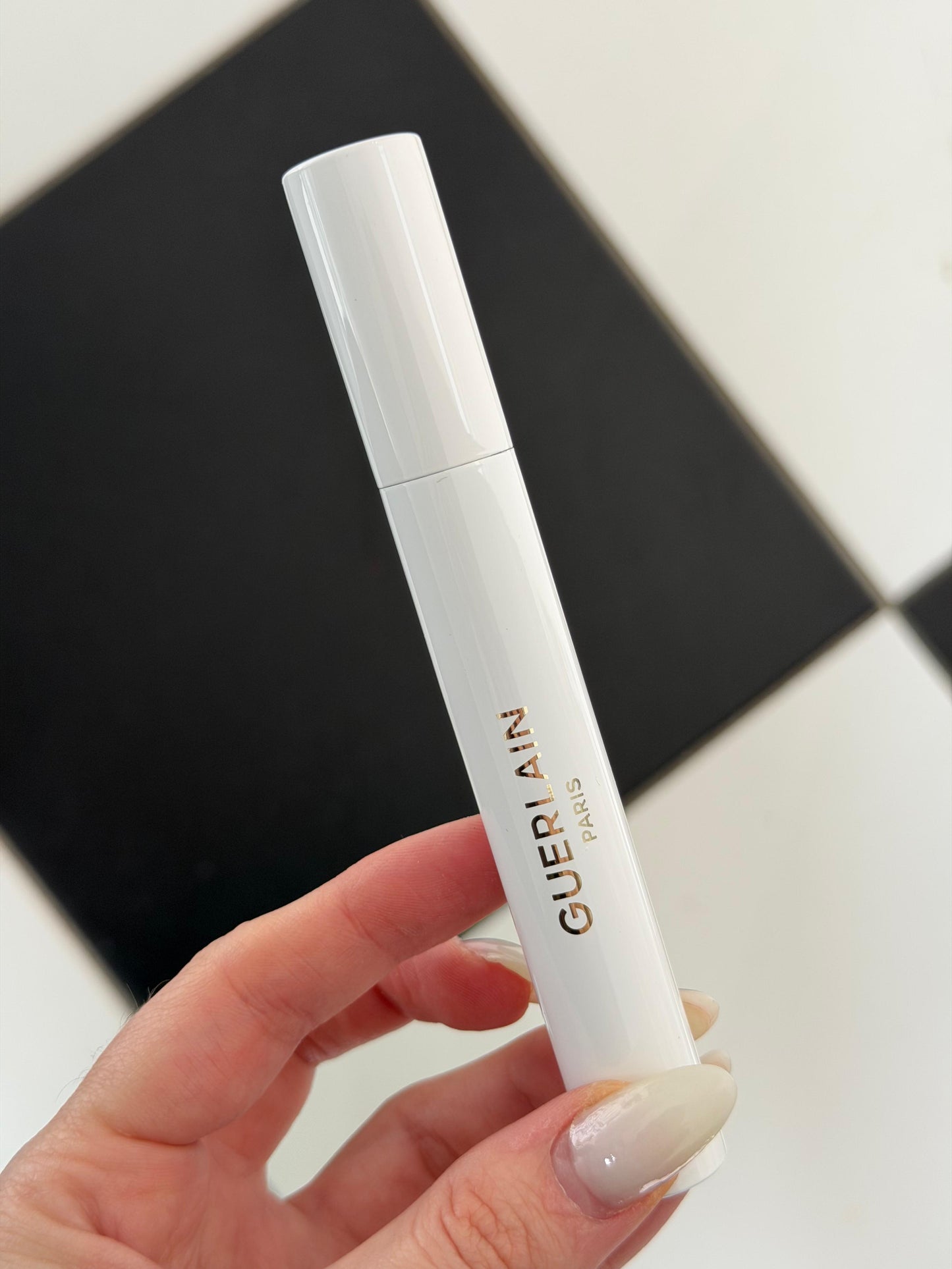 GUERLAIN Noir G Bee Primer
91% Natural-Origin Lash-Plumper Serum Infused With Honey