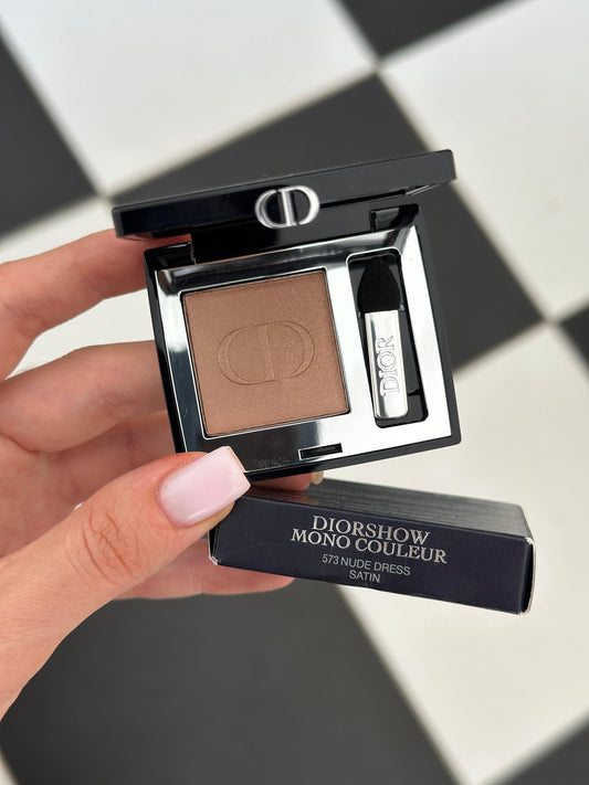 DIOR Diorshow Mono Couleur
High-Color and Long-Wear Spectacular Finish Creamy Powder Eyeshadow