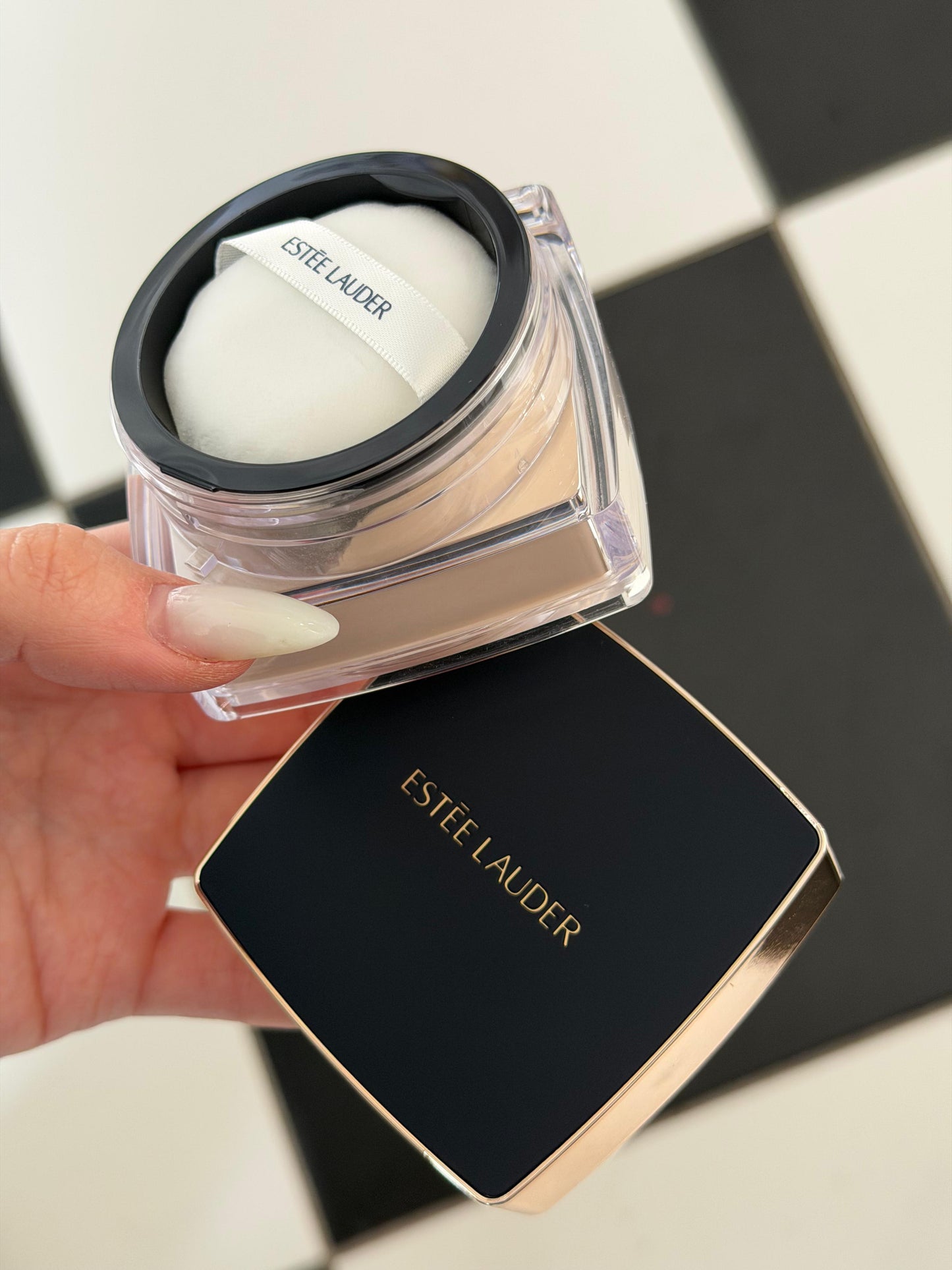 ESTÉE LAUDER Double Wear
Sheer Flattery Loose Powder - Transculent Soft Glow