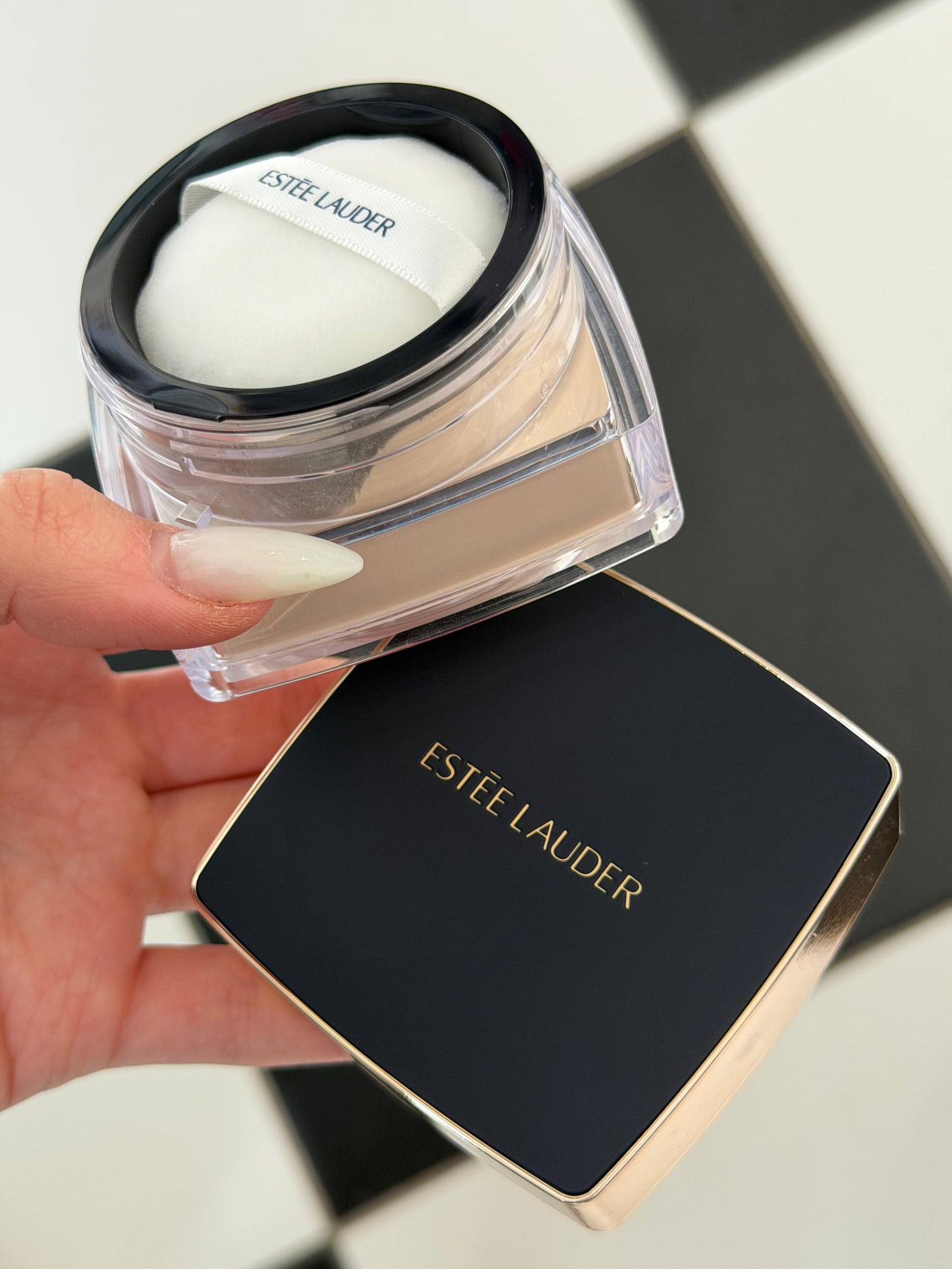 ESTÉE LAUDER Double Wear
Sheer Flattery Loose Powder - Transculent Soft Glow