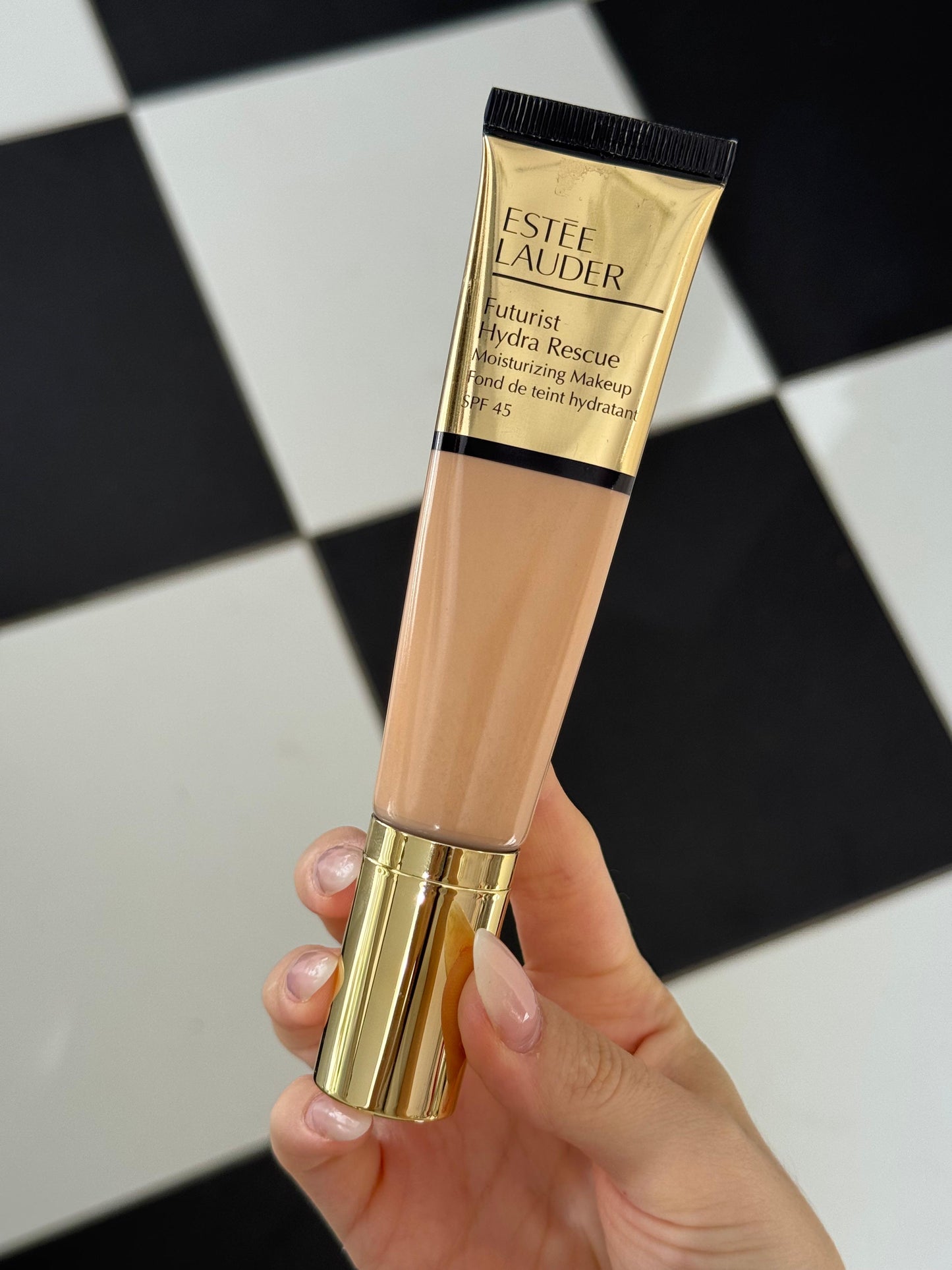 ESTEE LAUDER Futurist Hydra Rescue
Moisturizing Foundation SPF45