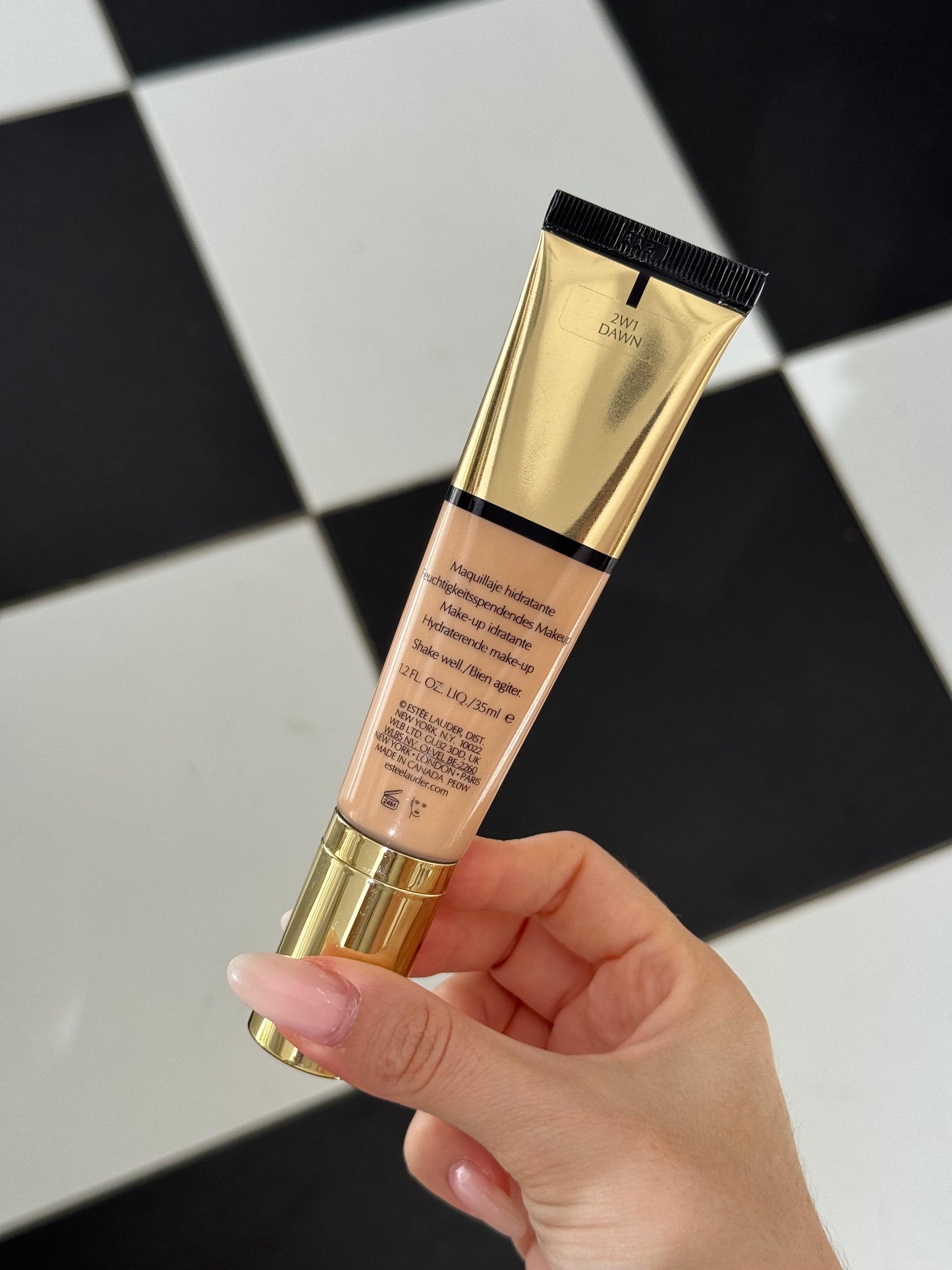 ESTEE LAUDER Futurist Hydra Rescue
Moisturizing Foundation SPF45