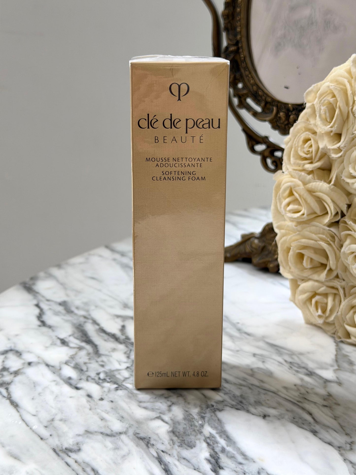 CLÉ DE PEAU BEAUTÉ Softening Cleansing Foam