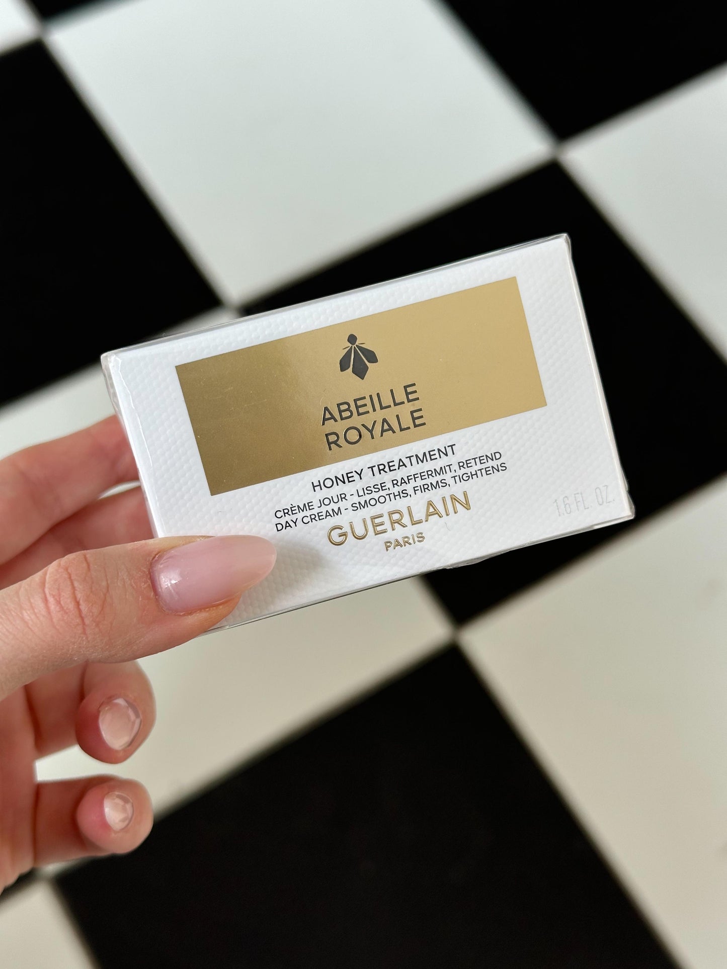 GUERLAIN Abeille Royale
Honey Treatment Day Cream
Firms, Smooths, Tightens All Skin Types Including Sensitive