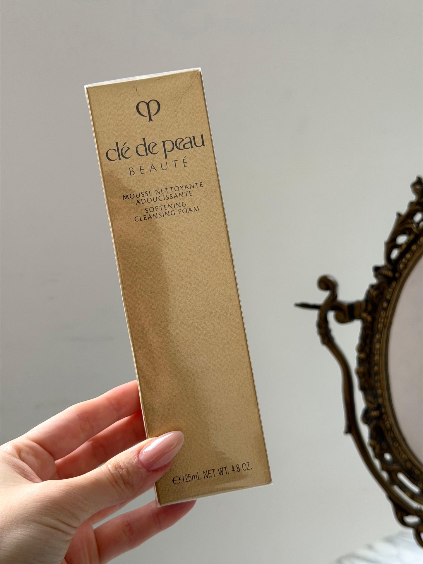 CLÉ DE PEAU BEAUTÉ Softening Cleansing Foam