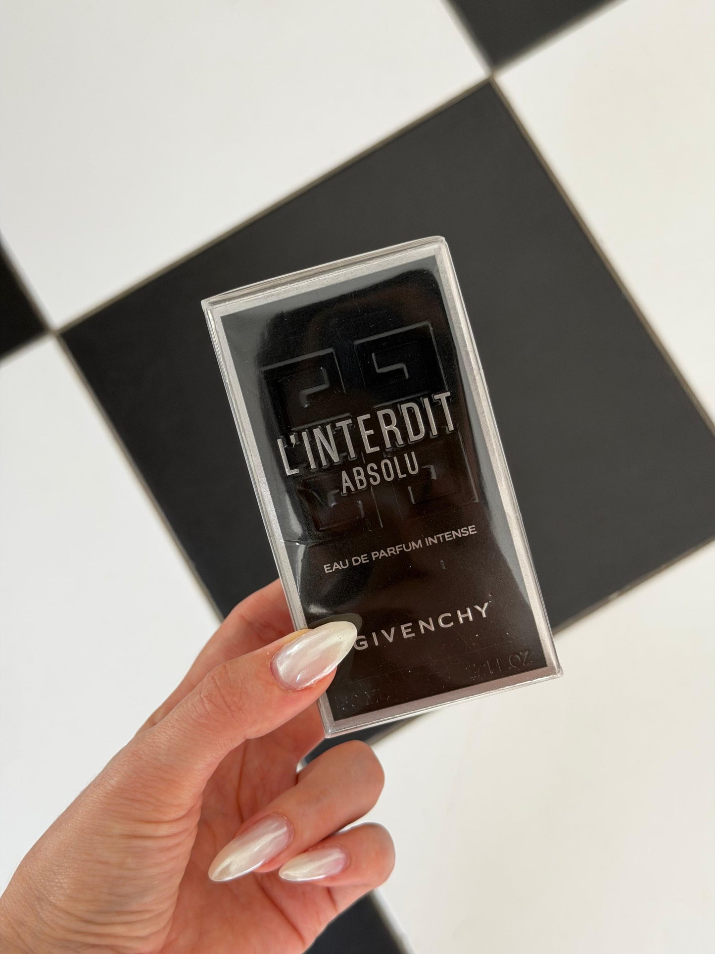 GIVENCHY L’Interdit Absolu Eau De Parfum Intense
Unisex, Floral, Woody, Amber