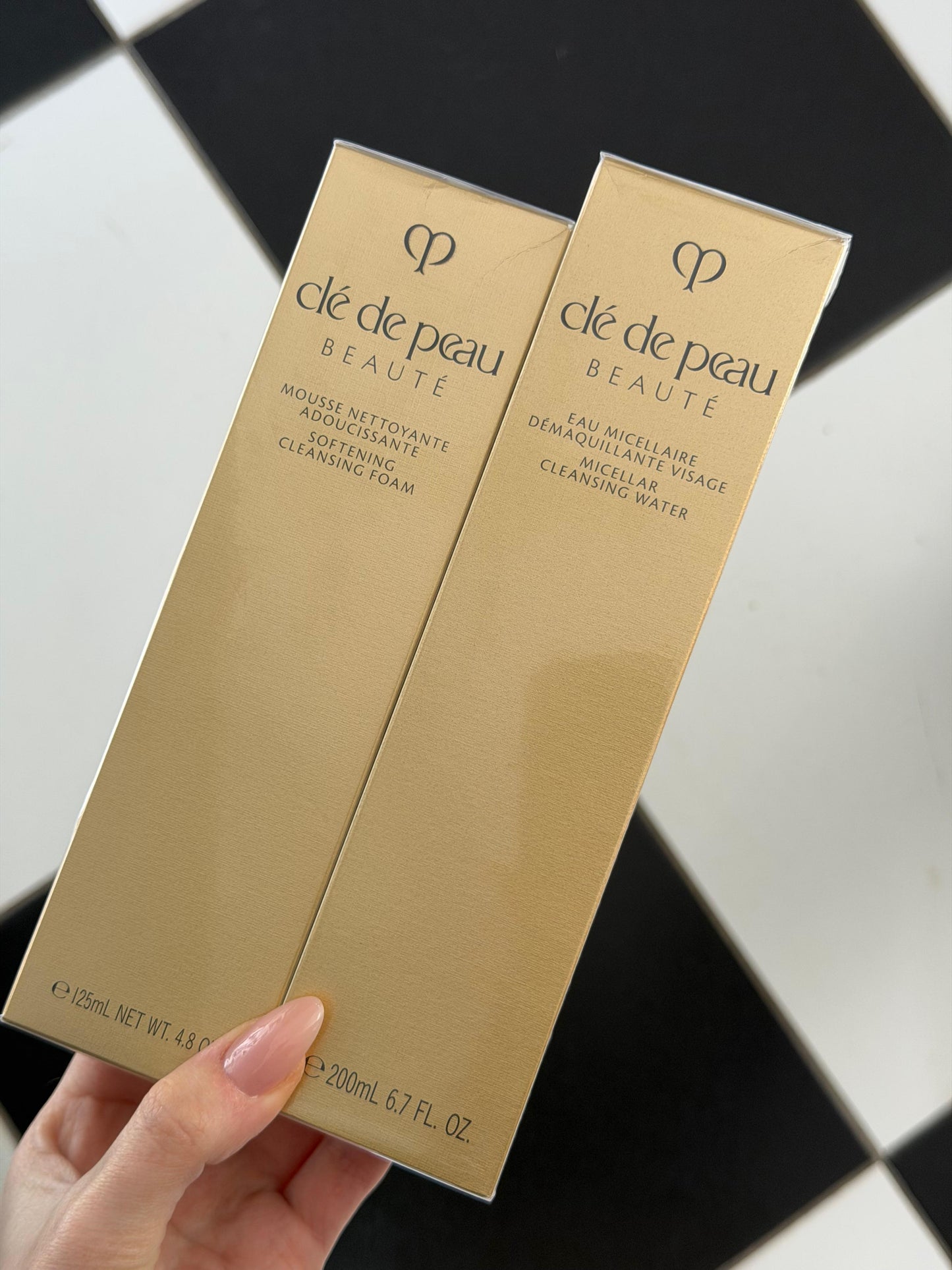 CLÉ DE PEAU BEAUTÉ Softening Cleansing Foam