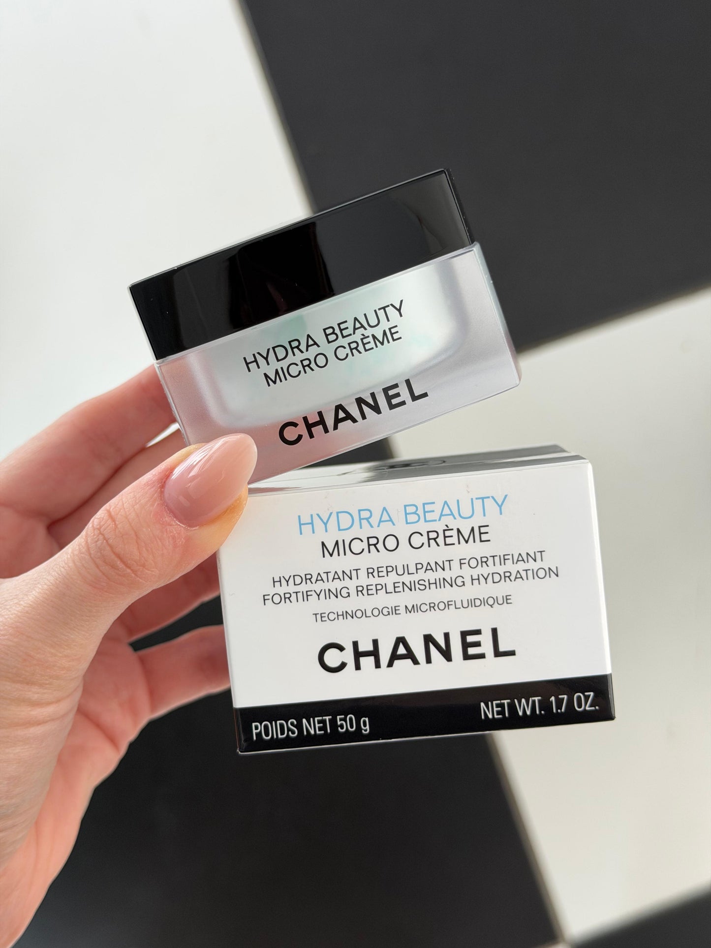 CHANEL Hydra Beauty Micro Crème
Fortifying Replenishing Hydration