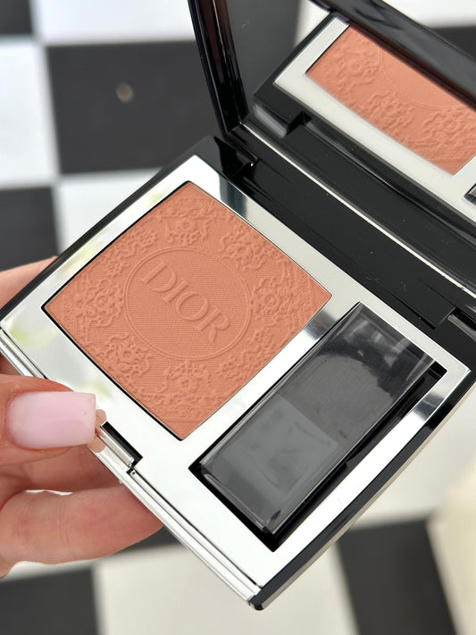 DIOR Rouge Blush Satin
Couture Colour Makeup - Long Wear (211)