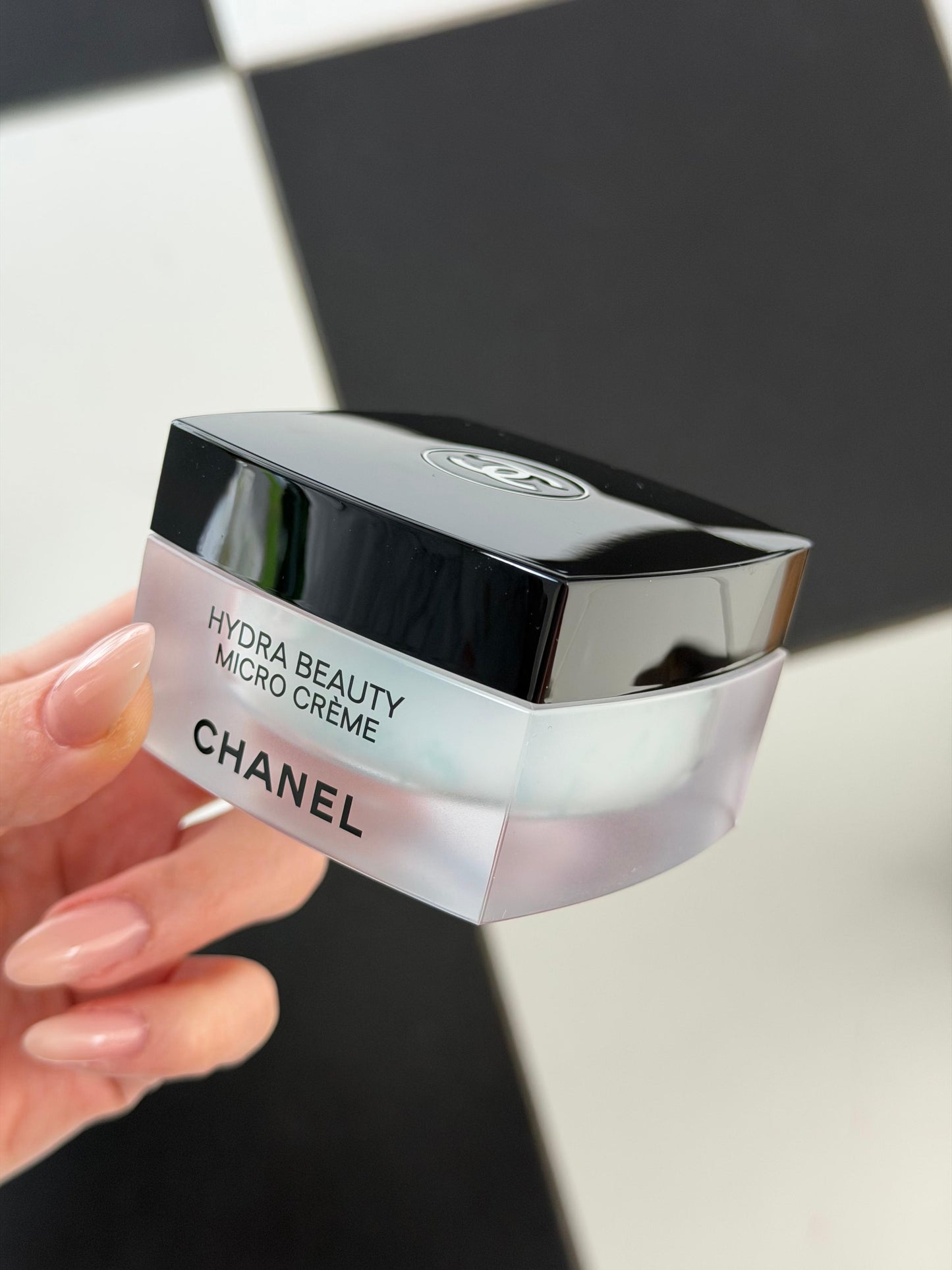 CHANEL Hydra Beauty Micro Crème
Fortifying Replenishing Hydration